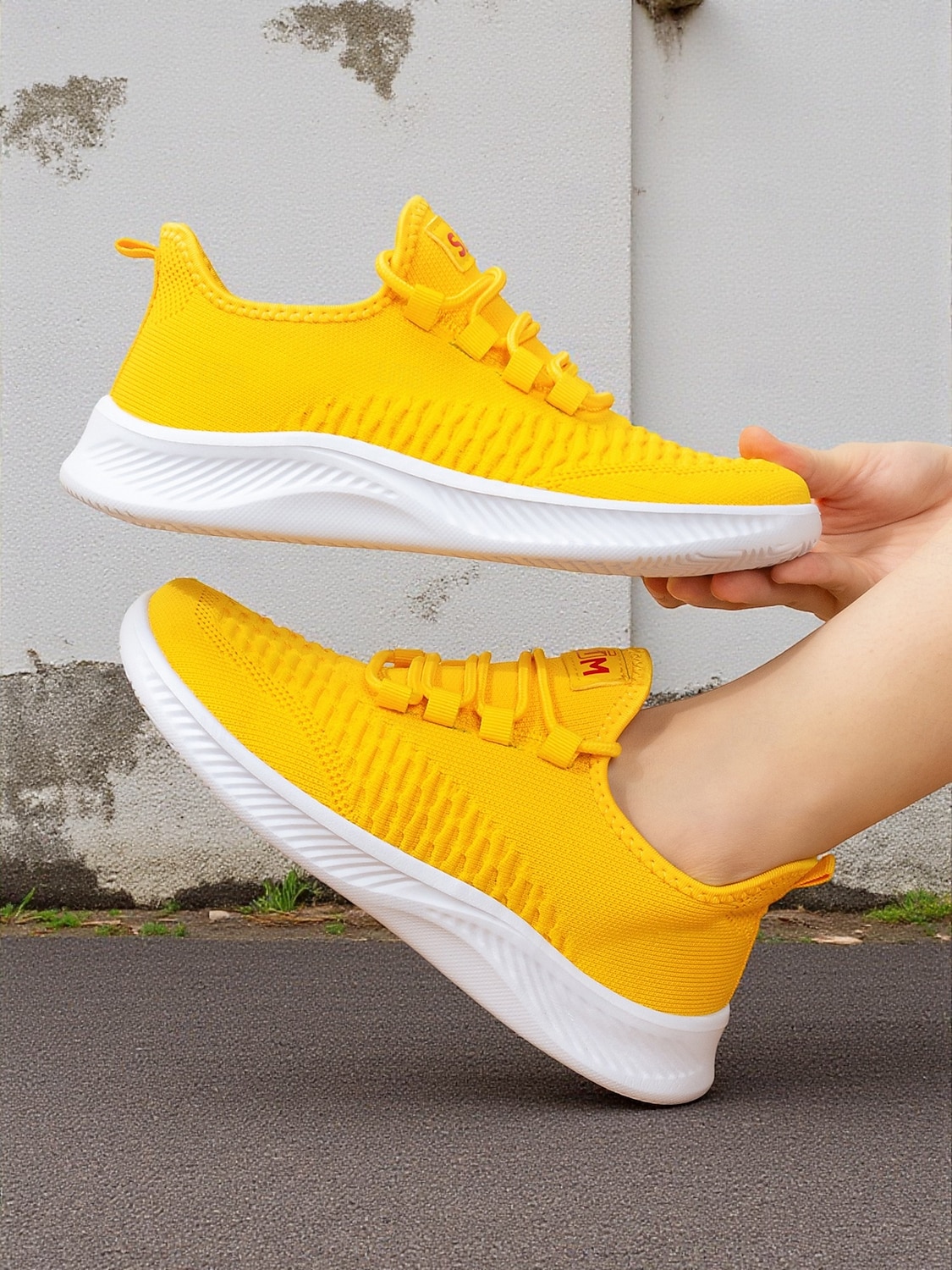 Dámské široké žluté tenisky z flyknit pleteniny, lehká ležérní obuv na chůzi pro sport a streetwear 2025 - $42.99 –P4