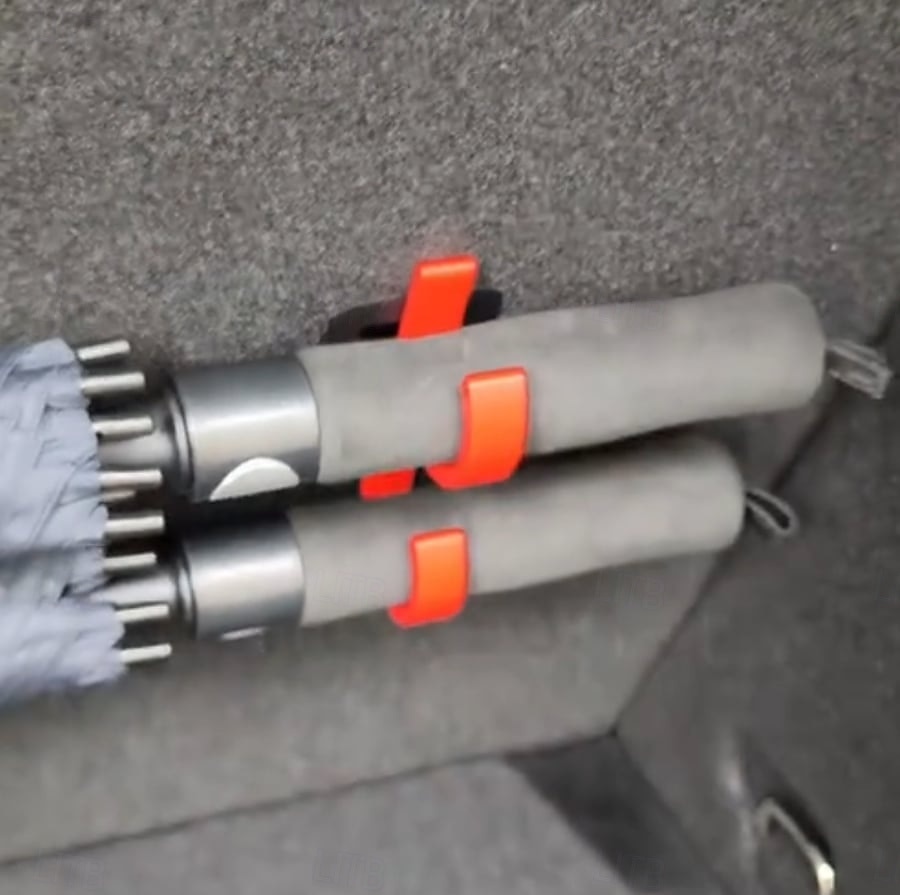 2-pakning paraplykroker for bil, universelle regnparaplykrager for sedan, SUV, bagasjeromsoppbevaring, støyfri, stabil &stille installasjon, holder paraplyen sikker, organisert og lett tilgjengelig, 2026 - $15.99 –P8