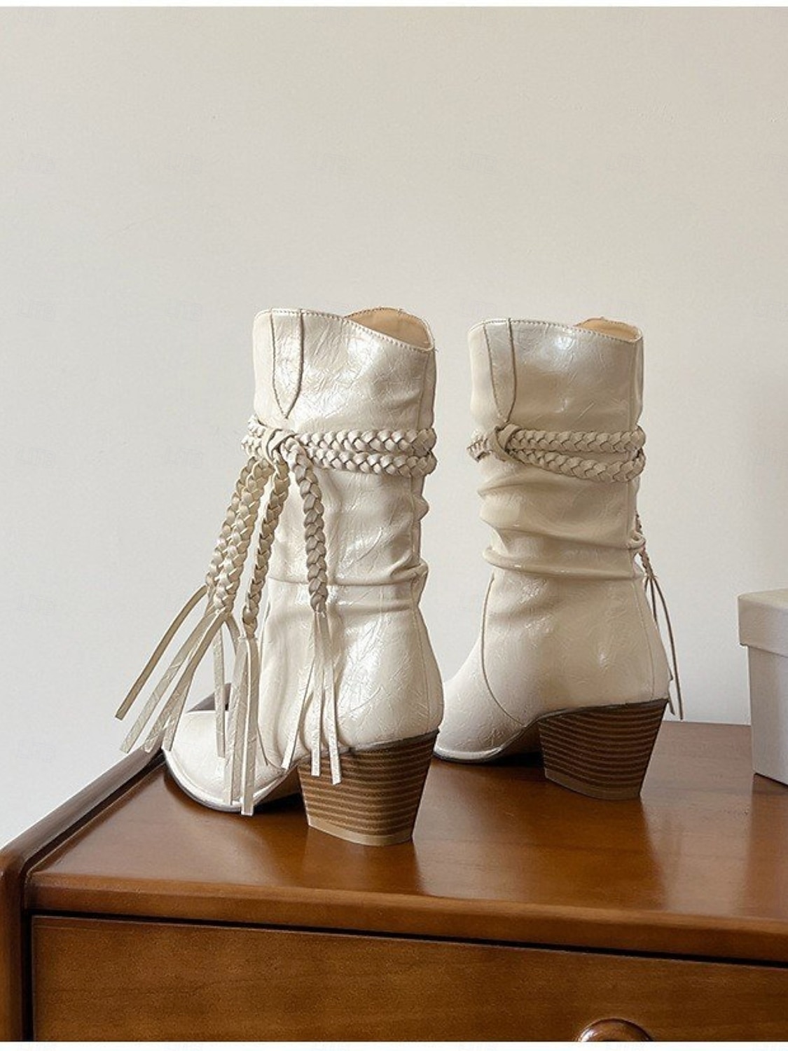 Botas femininas de camurça boêmia de cano médio com design de borlas trançadas e salto grosso - calçado casual estilo retrô western para festas e festivais de 2025 por $42.99 –P2