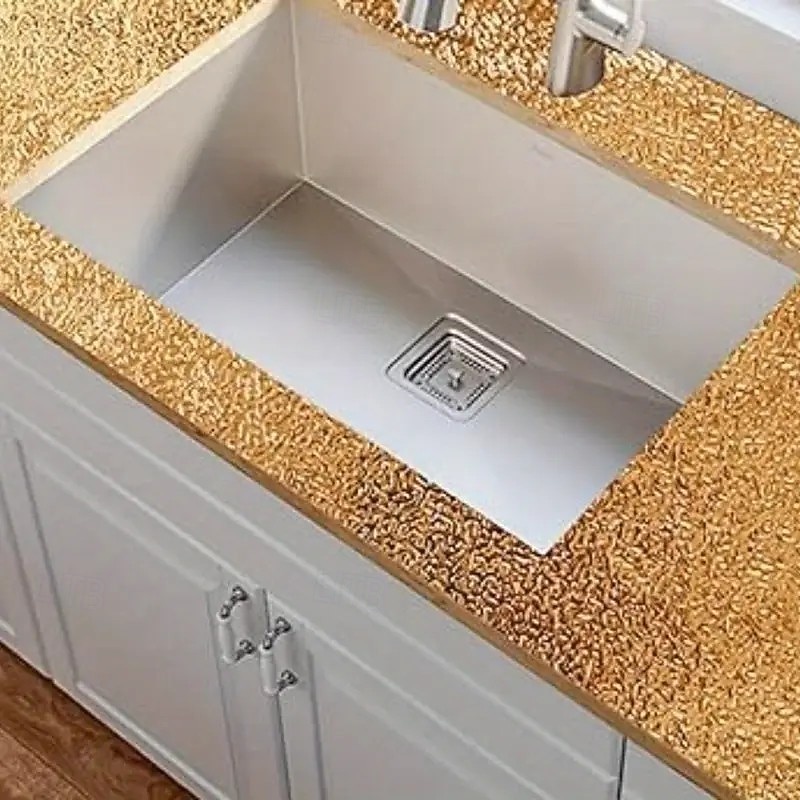 2 rolos de adesivos para backsplash de cozinha, papel de parede autoadesivo de folha de alumínio - resistente ao calor 450 ° F, à prova de óleo, à prova d'água, fácil de cortar para armários, fogões, de 2026 por $16.99 –P10
