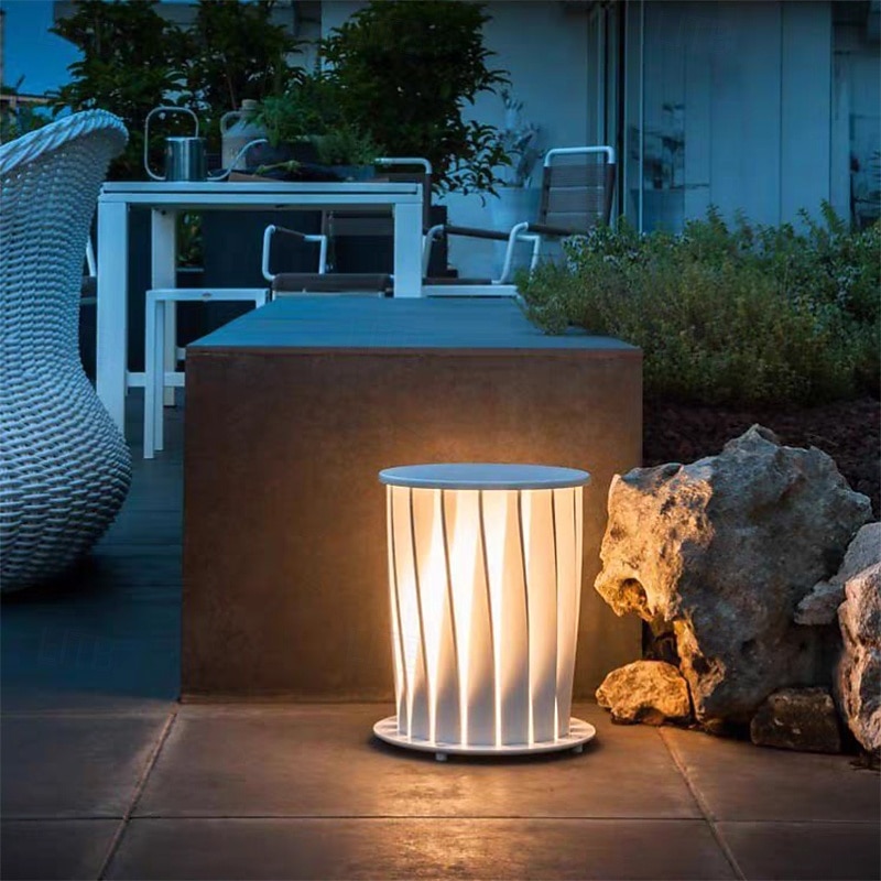 Lanterne métallique torsadée à LED, imperméable, blanche, moderne, éclairage de pelouse de 2026 ? $282.99 –P1