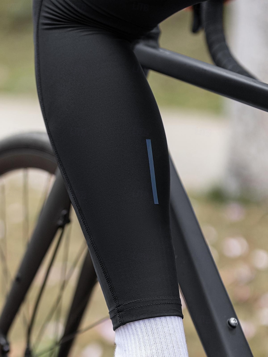 Arsuxeo Femmes cuissard de vélo Pantalons de cyclisme Pantalons de vélo Vélo Collants Leggings Coupe ajustée VTT Vélo tout terrain Cyclisme sur route Des sports Bandes réfléchissantes Évacuation de de 2025 ? $27.99 –P15