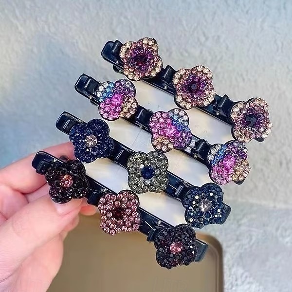 Paquete de 4 pinzas para el pelo trenzadas con piedras de cristal brillantes, horquillas laterales para mujer, pasadores con flequillo, elegantes accesorios decorativos para el cabello, herramientas para arreglar el cabello roto, uso diario. 2025 - $9.99 –P1