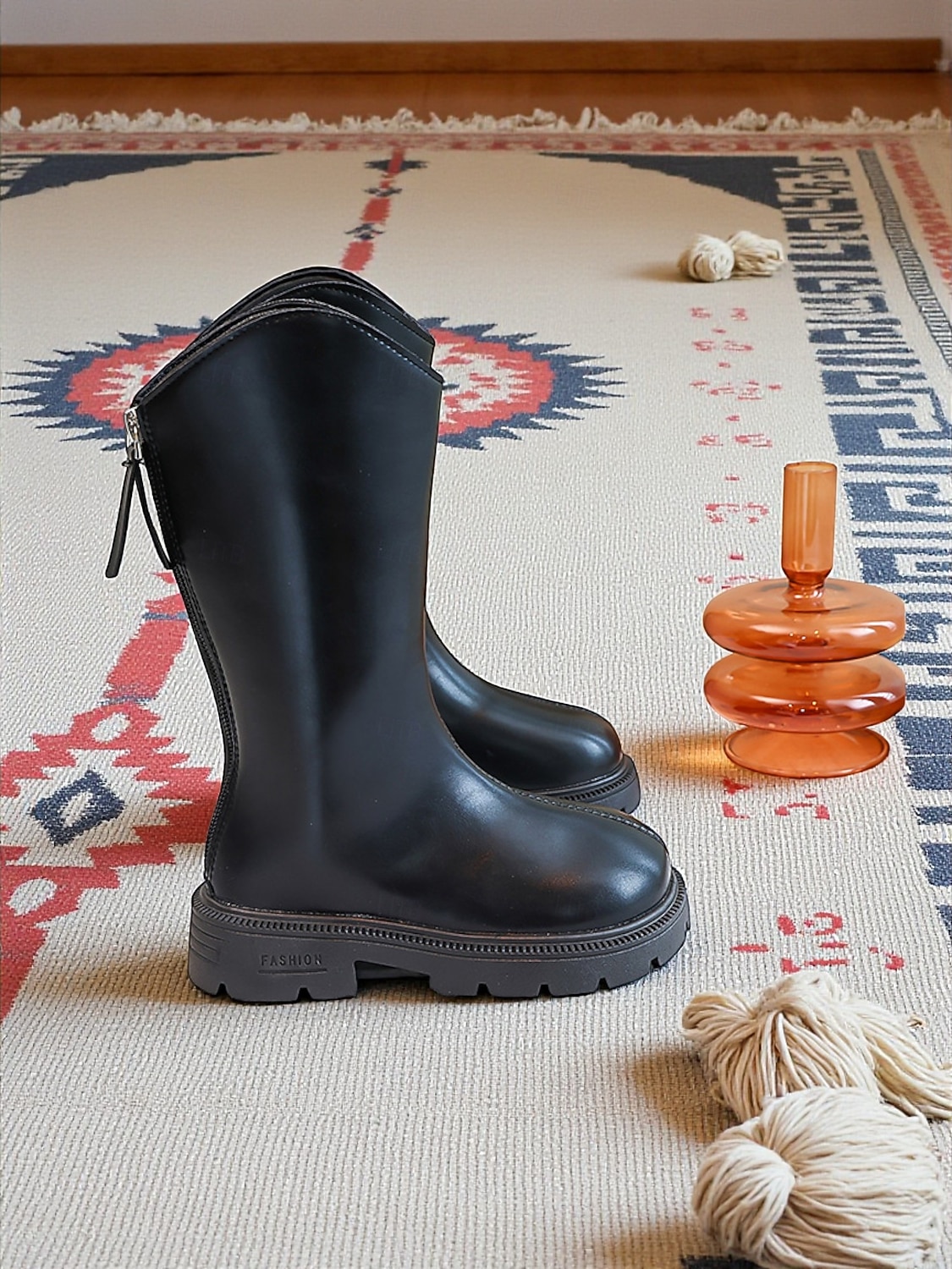 Chaussures de costume de pop star inspirées des idoles coréennes, bottes hautes en similicuir blanc pour filles avec fermeture éclair latérale et semelle épaisse pour spectacles de danse et tenues de 2026 ? $26.99 –P2