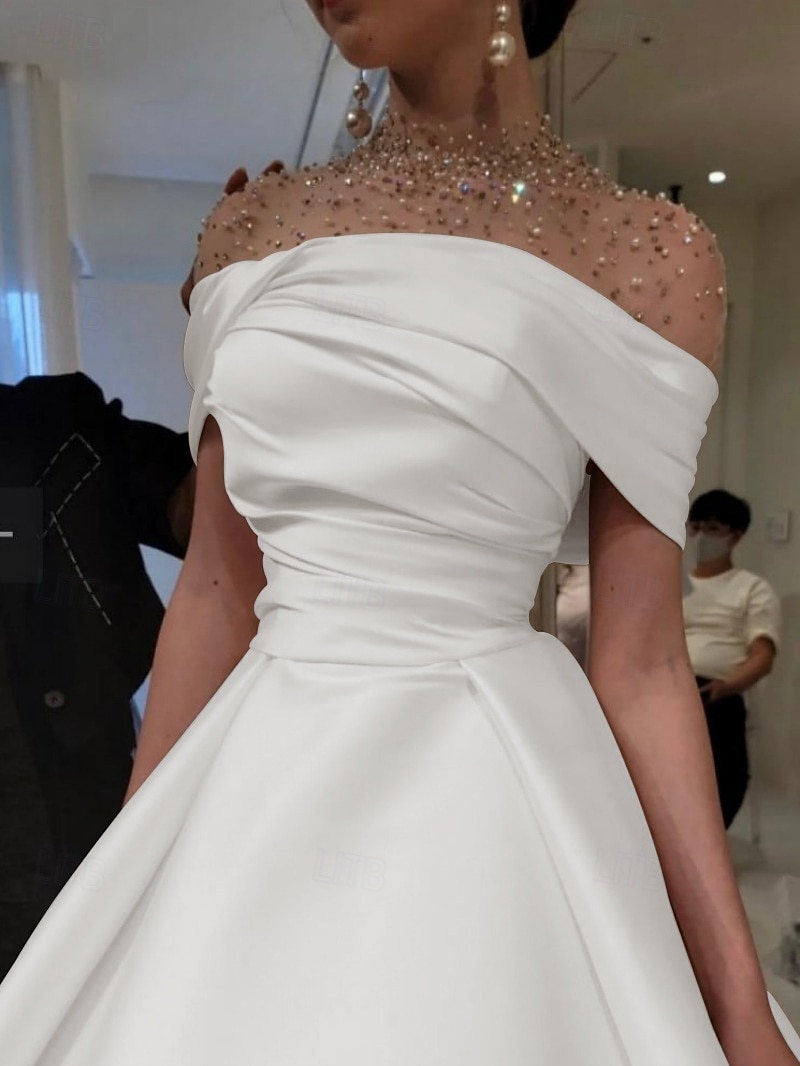 Ligne A Longueur au sol Robes de Bal Robe de Soirée Tenue de soirée Élégant Manche Courte Col Illusion Formel Satin avec Froncé Perlage de 2025 ? $169.99 –P10