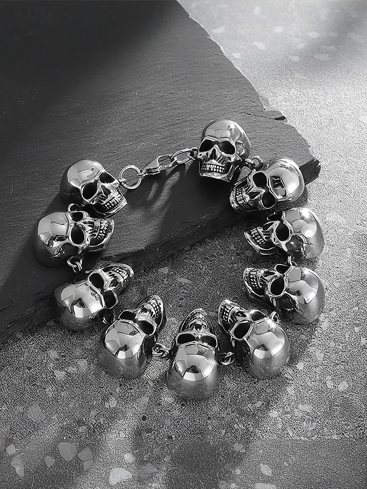 Bracciale da uomo con teschio di Halloween – gioiello bangle gotico punk in acciaio al titanio per feste, cosplay e serate fuori del 2025 a AU $14.99 –P5