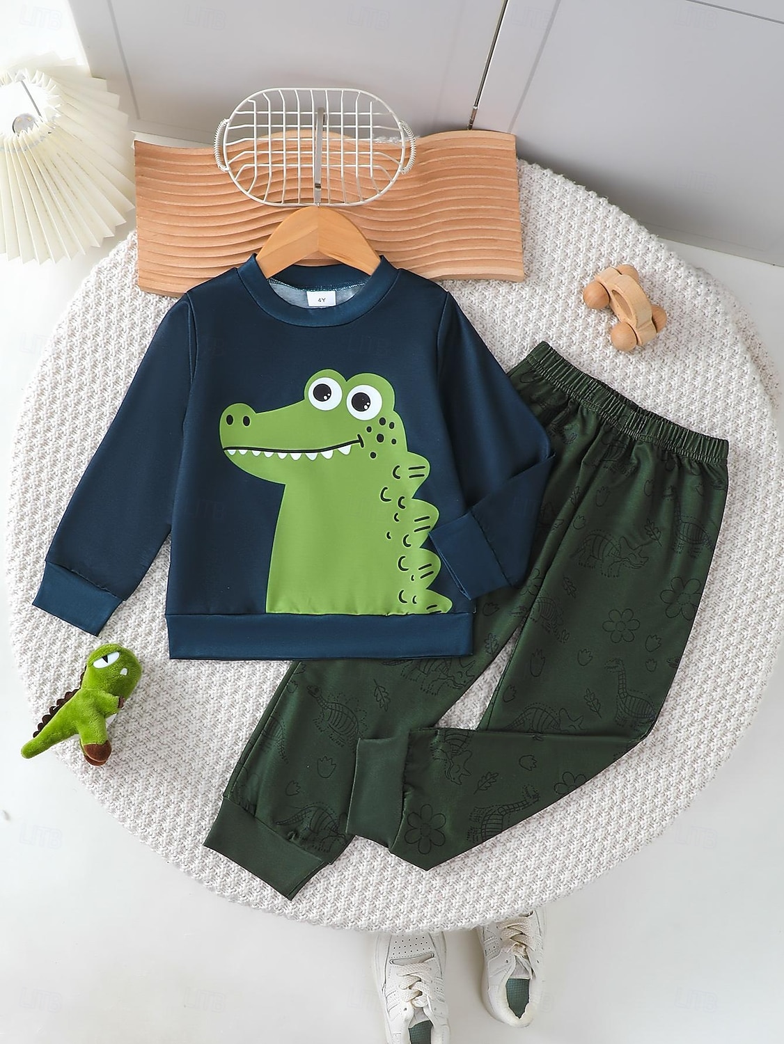 2 darab Kisgyermek Fiú Póló és nadrágok Felszerelés Dinoszaurus Hosszú ujj Crewneck Készlet Iskola Divat Napi Ősz Tél 4-7 év Katonai zöld 2025 - $19.49 –P1