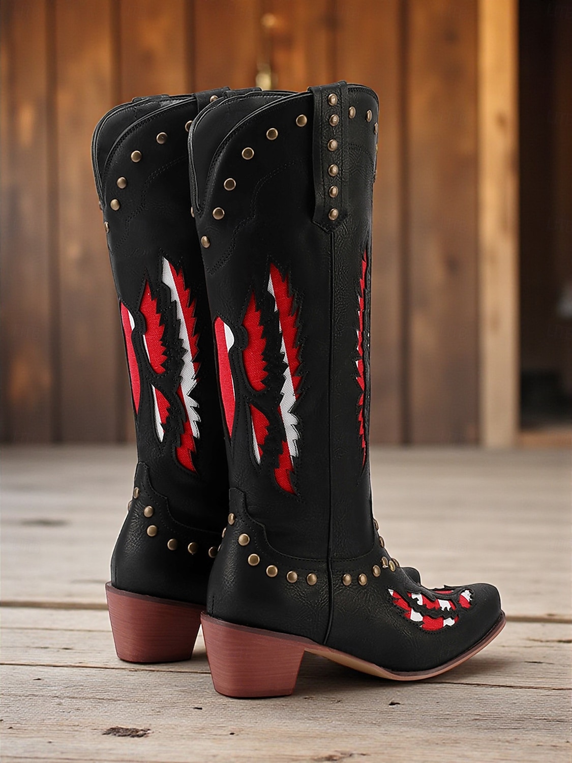 Broderade cowboystövlar i westernstil för kvinnor, svart och röd design med nitar, perfekta för holloween-festivaler, countrykonserter och vardagliga outfits 2025 - $79.99 –P5