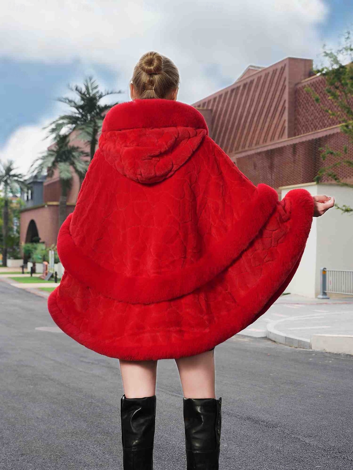 Kunstpelz-Umhänge Elegant warm halten Ärmellos Fledermaus Ärmel Polyester Hochzeit Schals Mit Unifarbe Für Besonderer Anlass Herbst Winter 2025 - $74.99 –P2