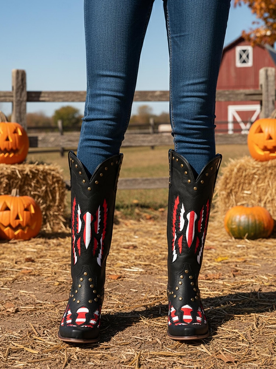 Broderade cowboystövlar i westernstil för kvinnor, svart och röd design med nitar, perfekta för holloween-festivaler, countrykonserter och vardagliga outfits 2025 - $79.99 –P2