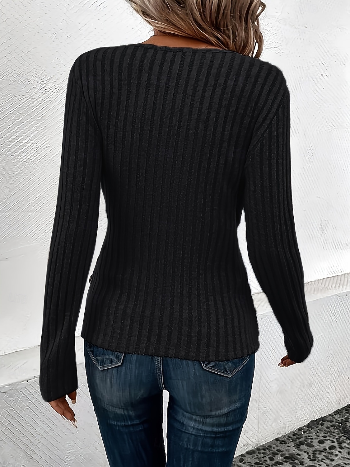 Femmes Chemisier Couleur Unie Élégant Basique Occasionnel manche longue Col en V Hauts Réguliers Quotidien Bleu Noir Vert Véronèse Violet Printemps Automne Hiver de 2026 ? $27.99 –P17