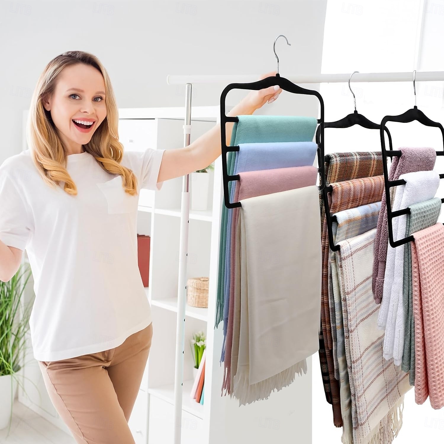 Lot de 3 organisateurs de placard et de rangement en velours pour pantalons, cintres, gain de place, organisateur antidérapant à 5 niveaux pour foulards et jeans, essentiels pour dortoirs pour de 2025 ? $16.49 –P6