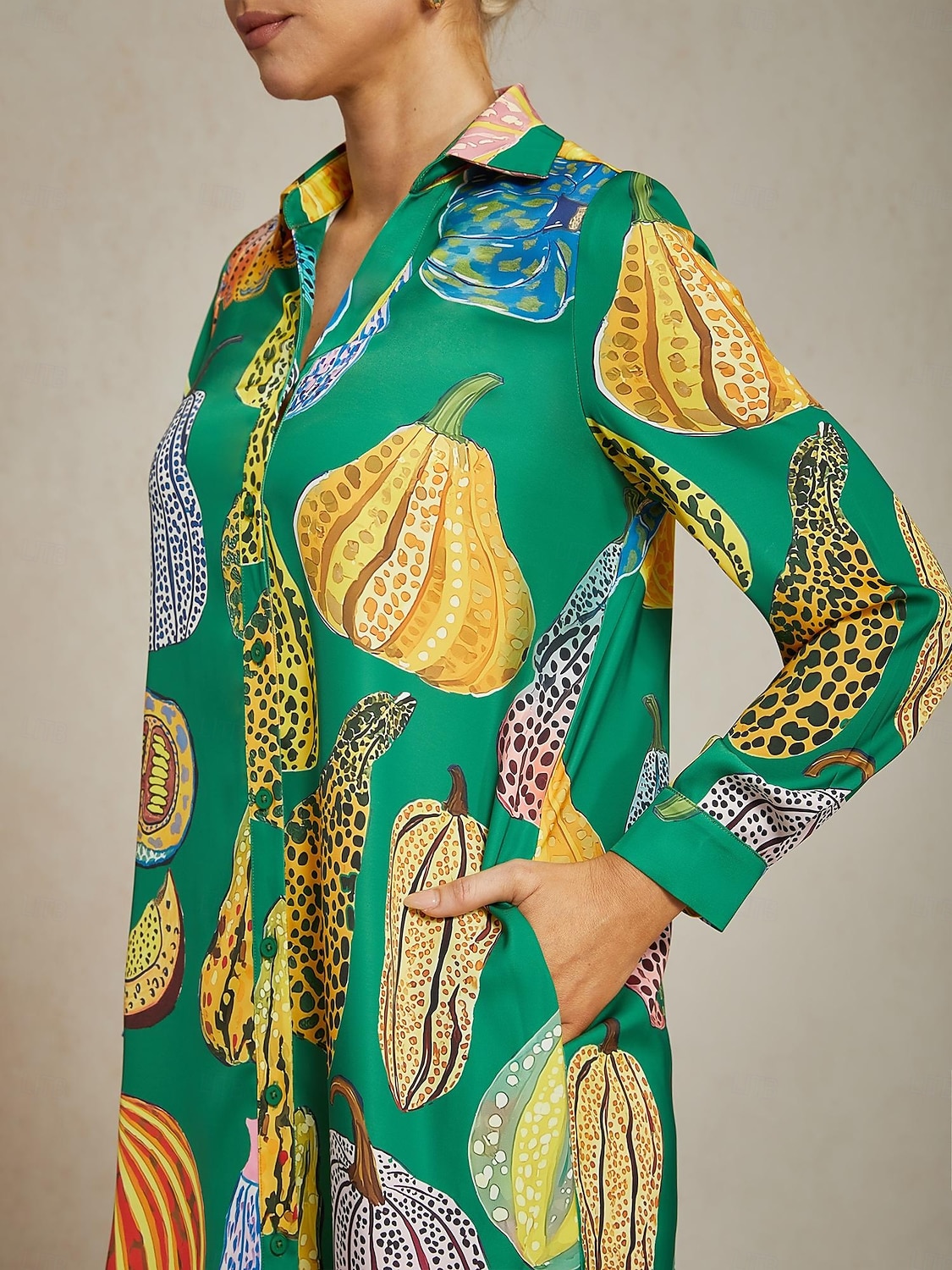 abito camicia da donna con stampa zucca verde, scollo a V, vestibilità ampia, orlo asimmetrico, spacco, per vacanza, quotidiano, lavoro, festa, autunno, primavera, estate del 2025 a $86.99 –P5