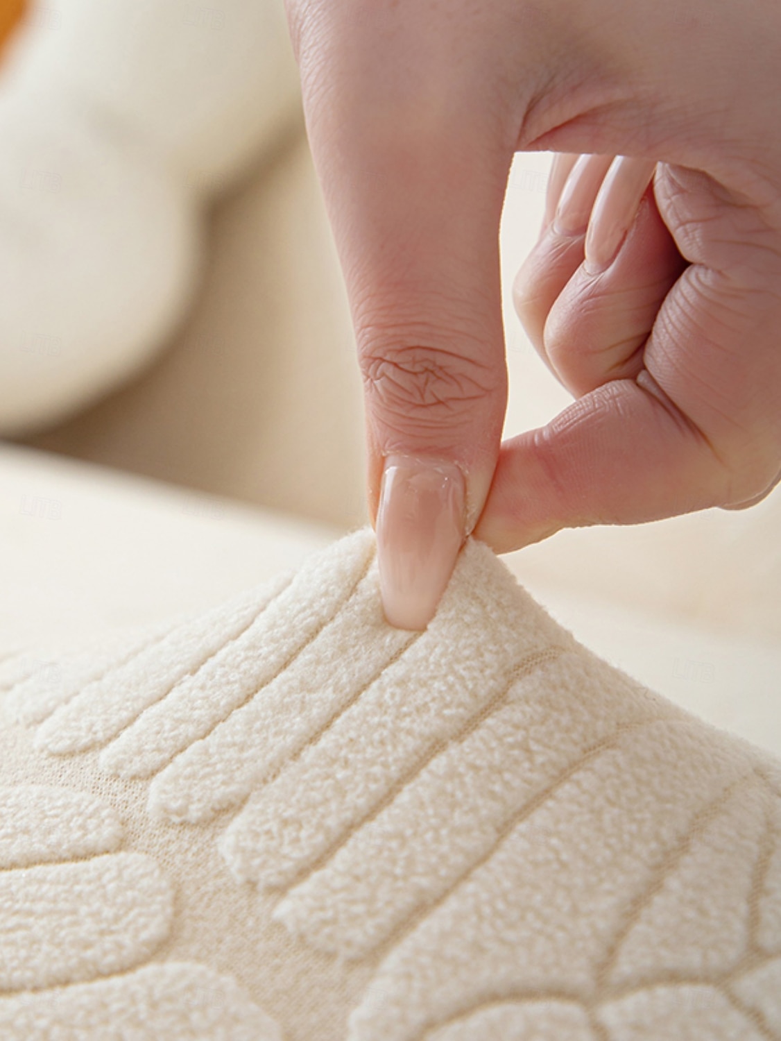 Capa de sofá com saia elástica jacquard, cor sólida premium, quatro estações, espessada, antiderrapante, universal, capa para sofás de 2026 por $50.99 –P13