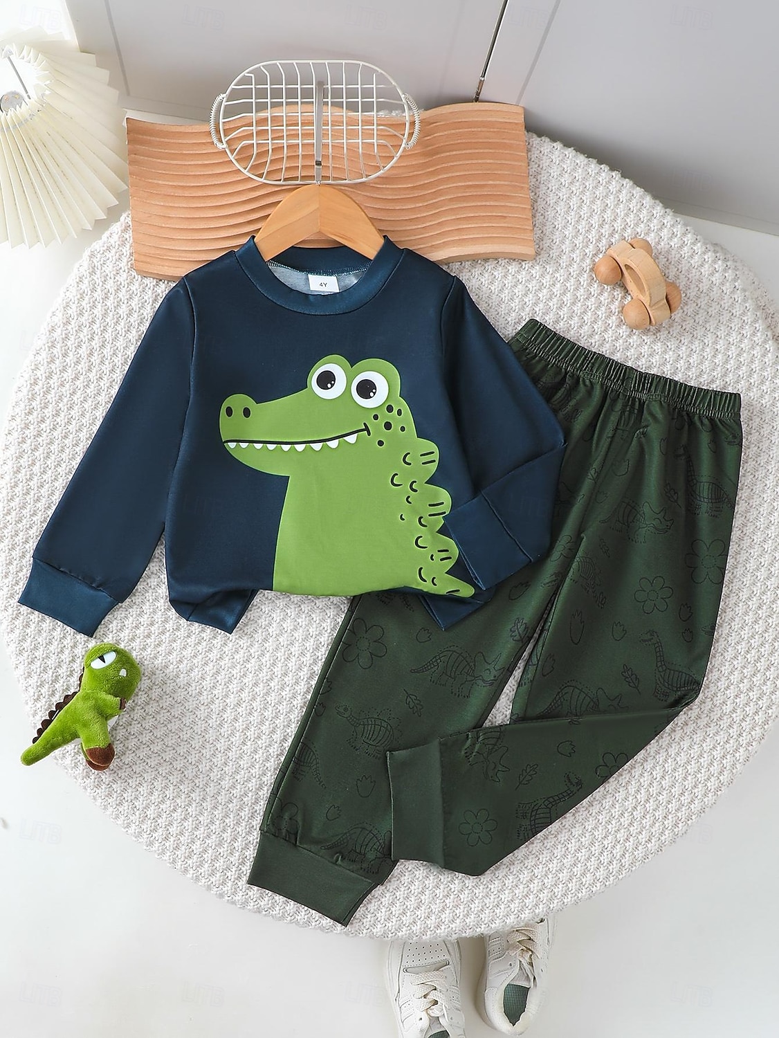2 darab Kisgyermek Fiú Póló és nadrágok Felszerelés Dinoszaurus Hosszú ujj Crewneck Készlet Iskola Divat Napi Ősz Tél 4-7 év Katonai zöld 2025 - $19.49 –P3