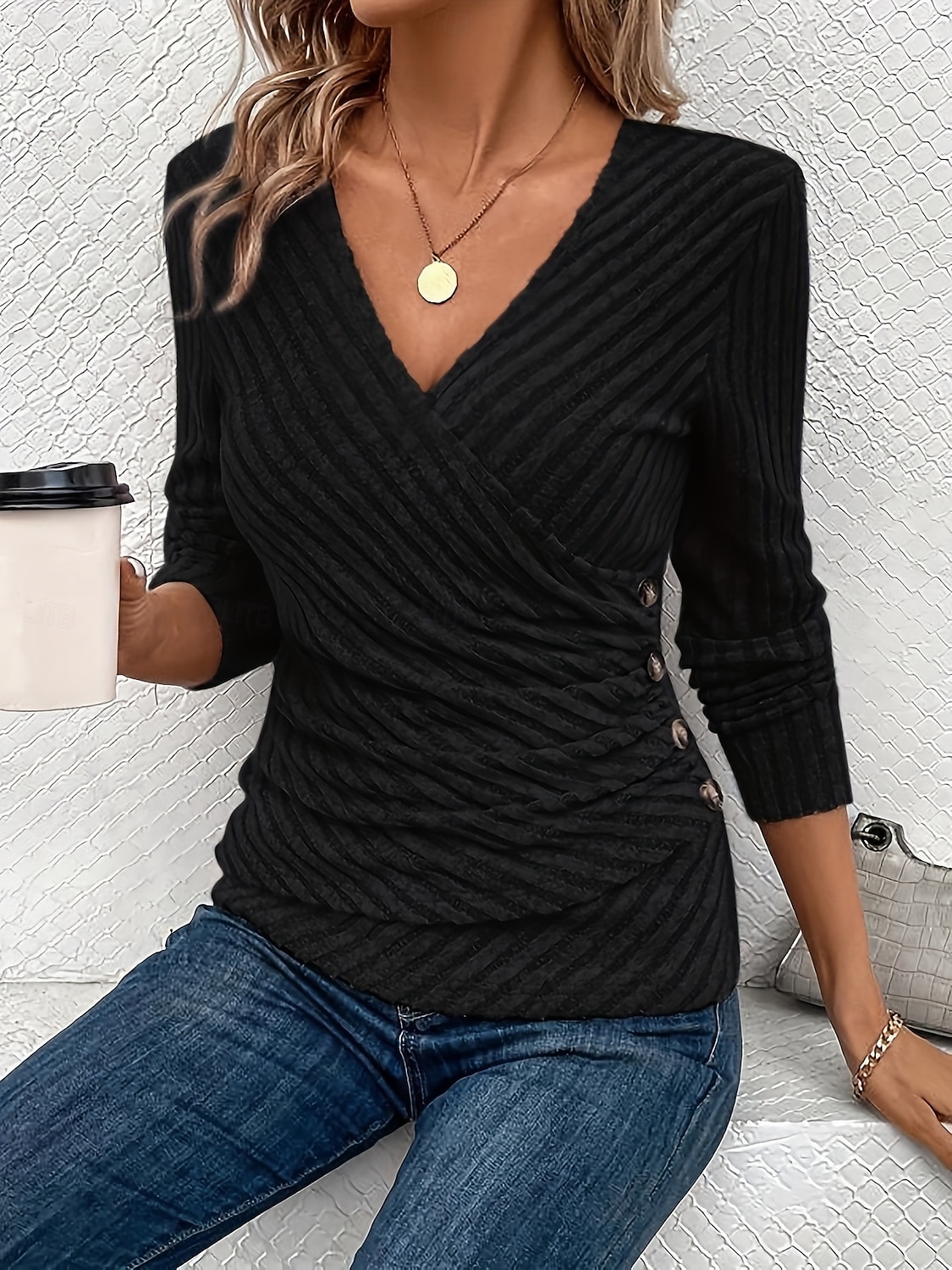 Femmes Chemisier Couleur Unie Élégant Basique Occasionnel manche longue Col en V Hauts Réguliers Quotidien Bleu Noir Vert Véronèse Violet Printemps Automne Hiver de 2026 ? $27.99 –P19