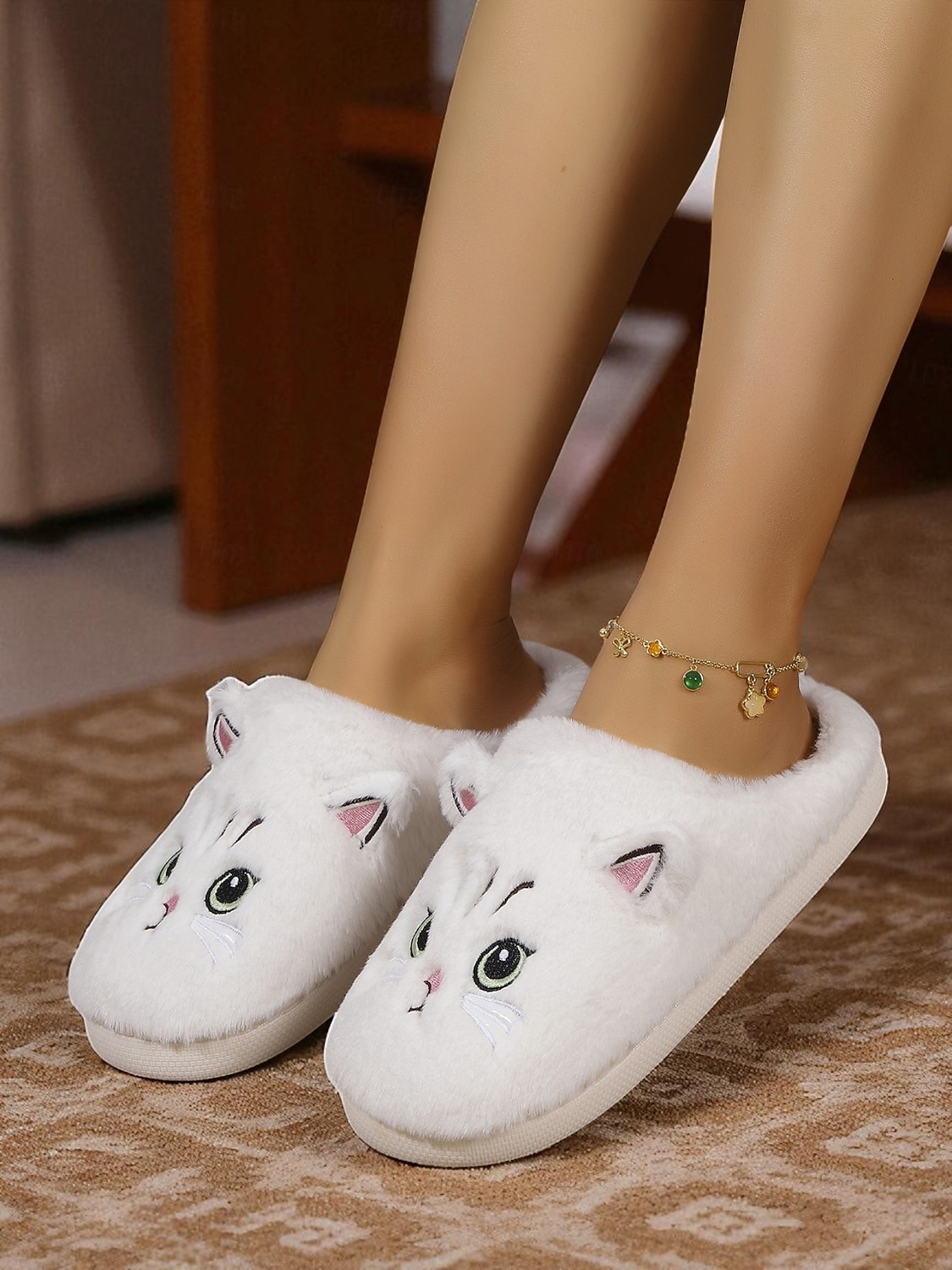 Pantufas femininas de pelúcia em formato de gato – chinelos peludos e aconchegantes para casa com design fofo de animais para o inverno e conforto doméstico de 2025 por $14.99 –P2