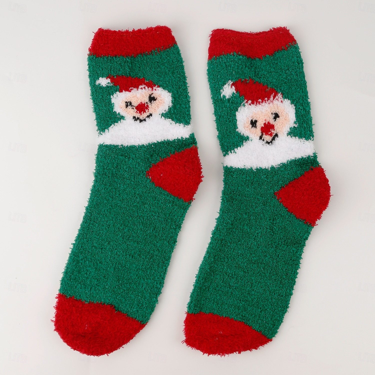 Calcetines navideños para mujer, calcetines gruesos de lana coral, calcetines de felpa que no sueltan pelo con reno &Diseño de Papá Noel, calcetines navideños cálidos y acogedores 2025 - $7.99 –P9