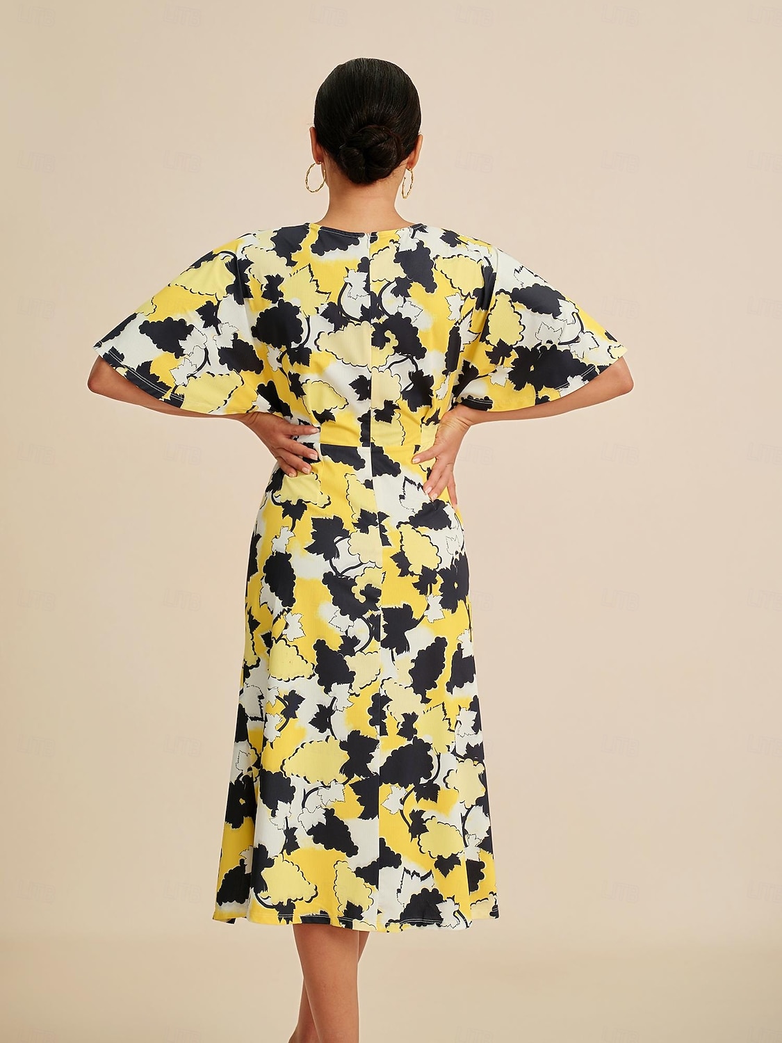 Femminile Abito Elegante Abito Midi Giallo Manica Corta Astratto Estate Primavera Autunno Scollo a V Elegante Abito elegante S M L del 2025 a $86.99 –P9