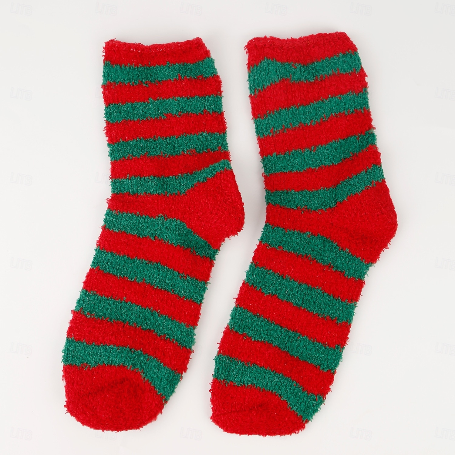 Calcetines navideños para mujer, calcetines gruesos de lana coral, calcetines de felpa que no sueltan pelo con reno &Diseño de Papá Noel, calcetines navideños cálidos y acogedores 2025 - $7.99 –P12