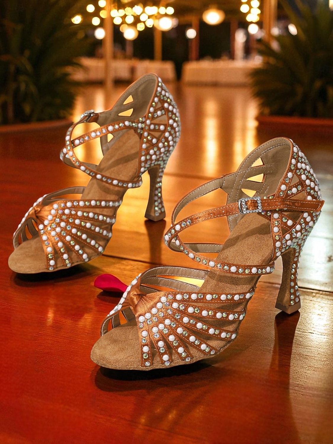 Zapatos de baile latino con tiras y hebillas de diamantes de imitación blancos para mujer: sandalias profesionales de salsa para fiestas Gatsby y eventos de baile vintage. 2026 - $69.99 –P3