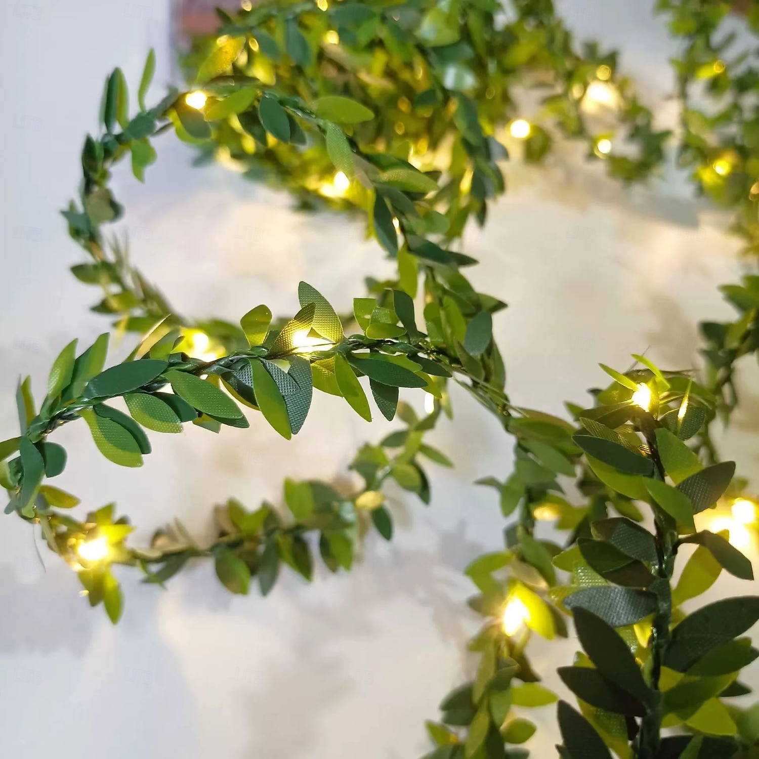 Luci a stringa di edera a LED solari da 5 m, 50 LED, impermeabili, per esterni, 8 modalità, luci artificiali a ghirlanda, luci fatate a forma di foglia verde, per casa, ufficio, camera da letto, del 2025 a $13.49 –P9