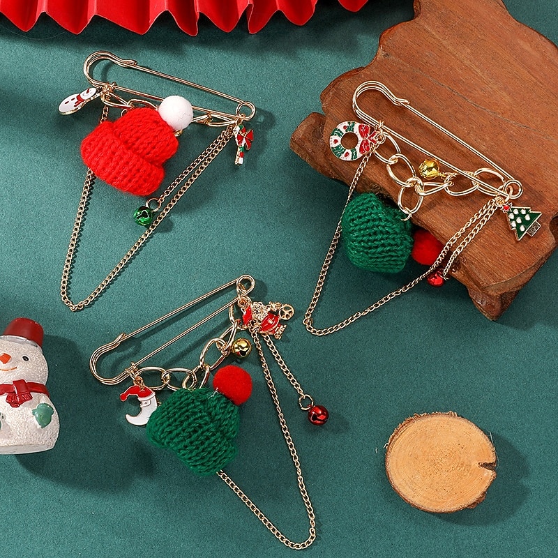 broche de pingente de Natal – chapéu de malha festivo, guirlanda, árvore e broche de sino para mulheres de 2026 por $11.99 –P2