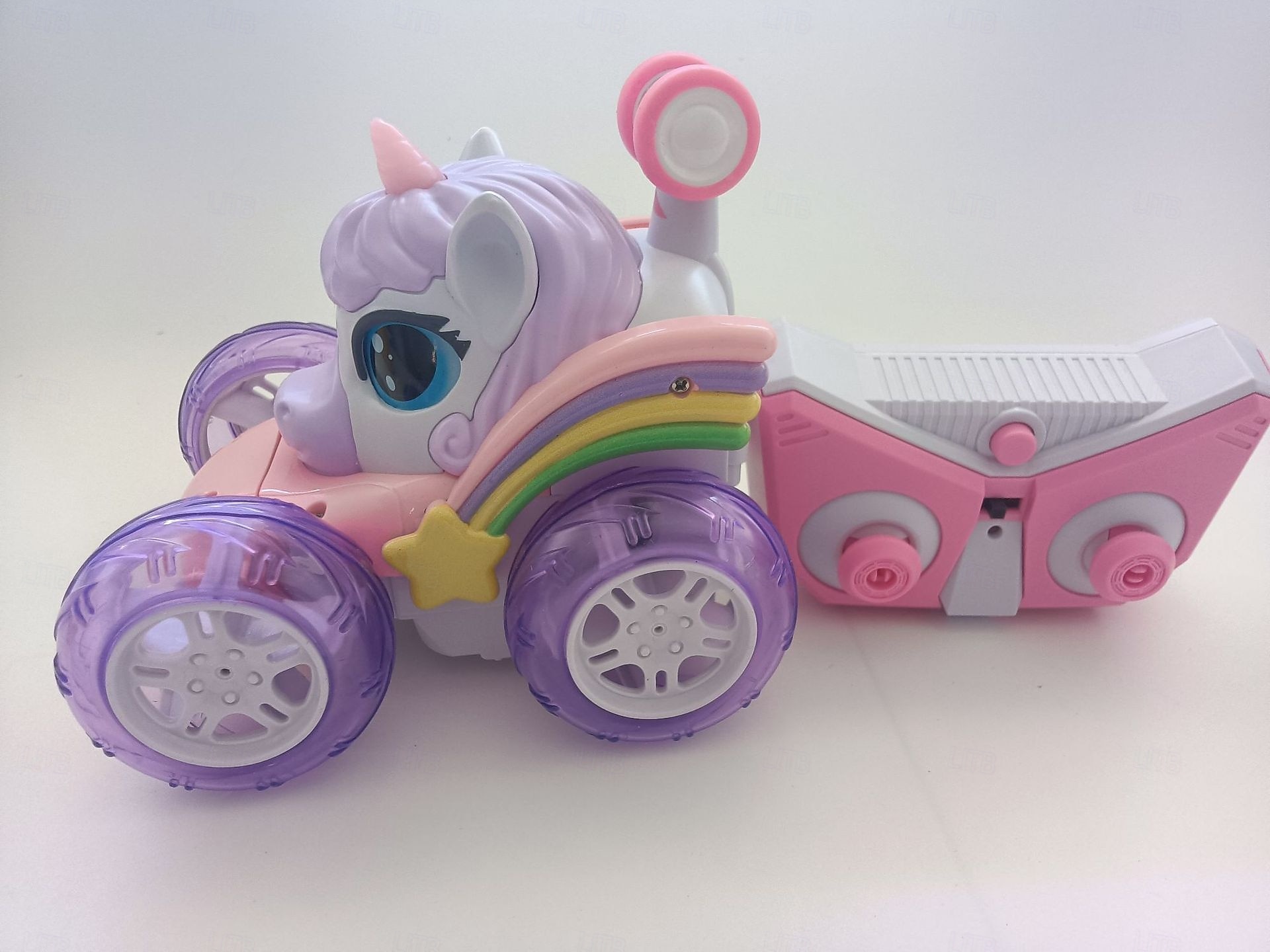 سيارة يونيكورن وردية اللون مزودة بعجلات مضيئة - تحكم عن بعد &مركبة دوارة للبنات 2025 - $38.99 –P11