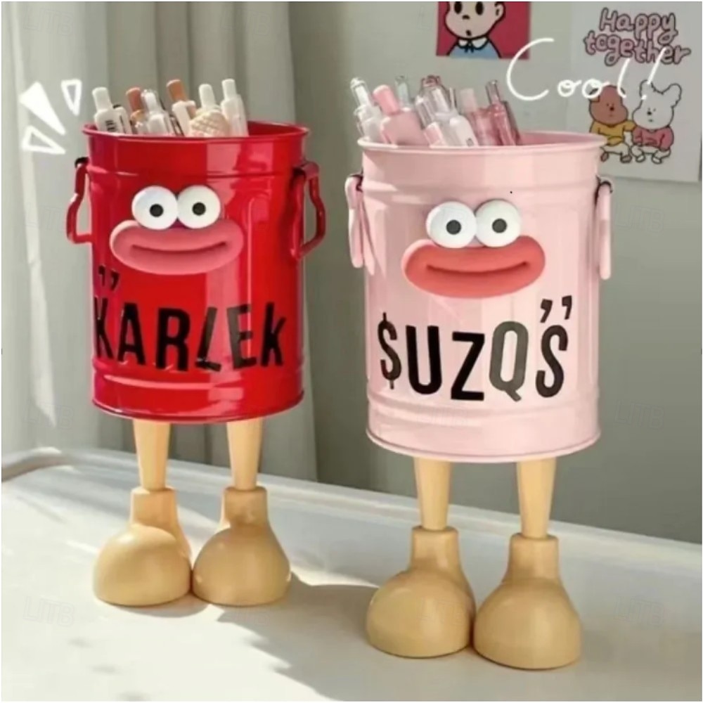 tegneseriepennholder enkel oppbevaringsholder for kontor oppbevaring skrivebord oppbevaring hjemmestudie oppbevaring (tilfeldige bokstavklistremerker) tegneseriepersonlighet pennholder stor kapasitet 2026 - $9.99 –P7