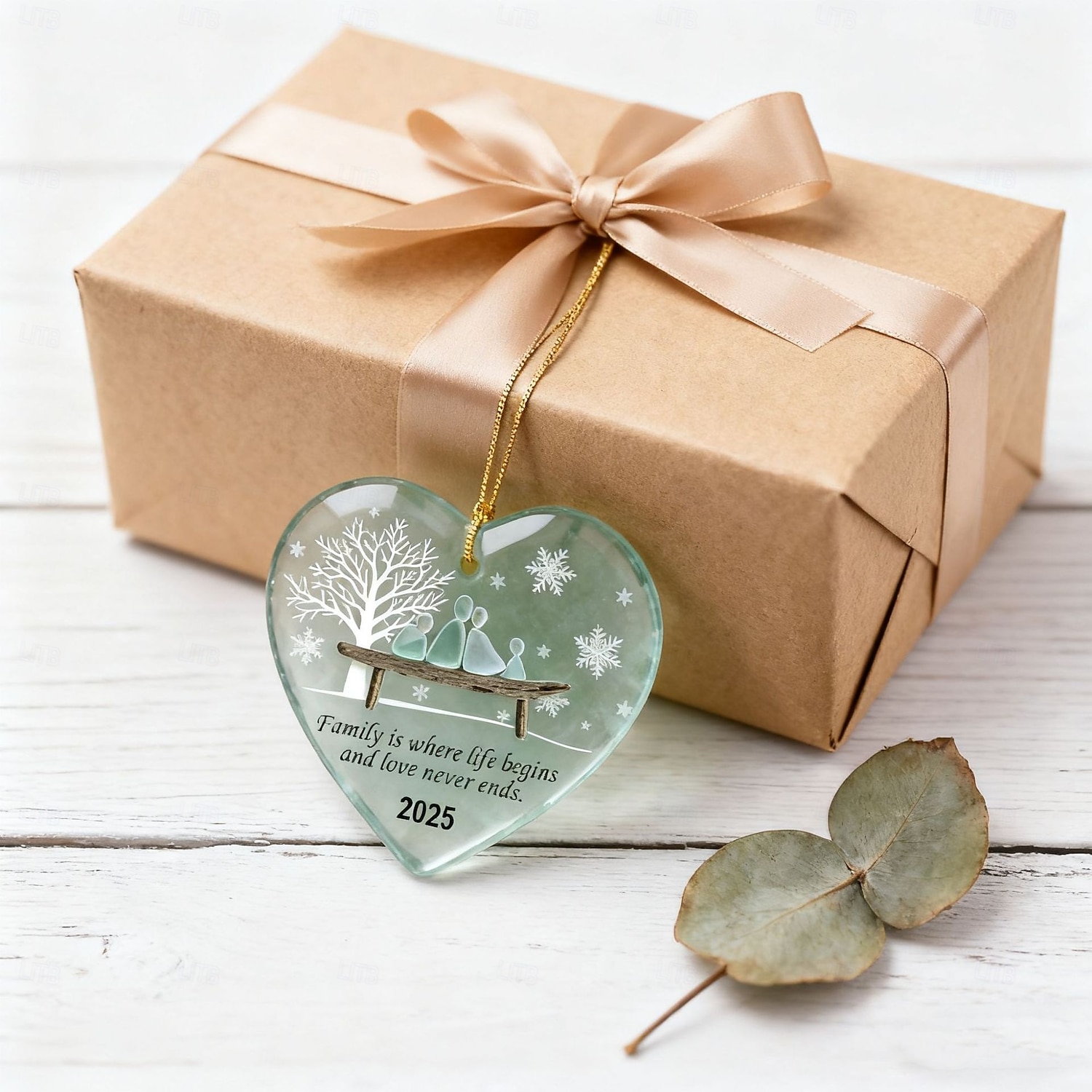 Handmade Heart-Shaped Sea Glass Family Ornament, Timeless Heart Keepsake Pendant with with Inspirational Quotes, Sea Glass Wall Art & Decor for Christmas Tree Home Garden Party Supplies 2025 - $9.99 –P6