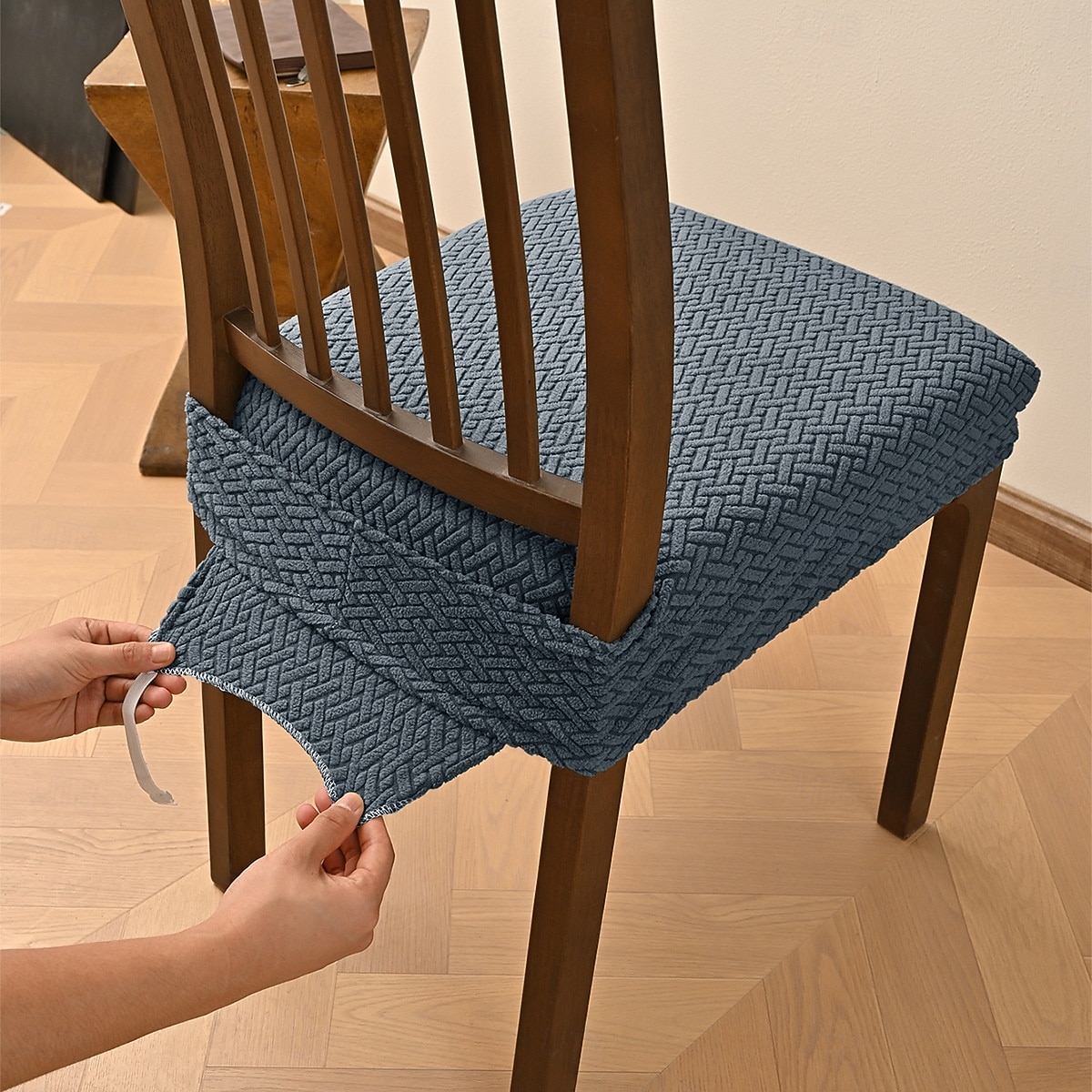 Potahy na sedadla do jídelny s elastickým žakárovým pruhem a kostkovaným vzorem, dvojitý elastický potah na stoličku s přezkou a jazykem, protiskluzový potah na polštář na židli, sada pro domácí, 2026 - $8.99 –P8