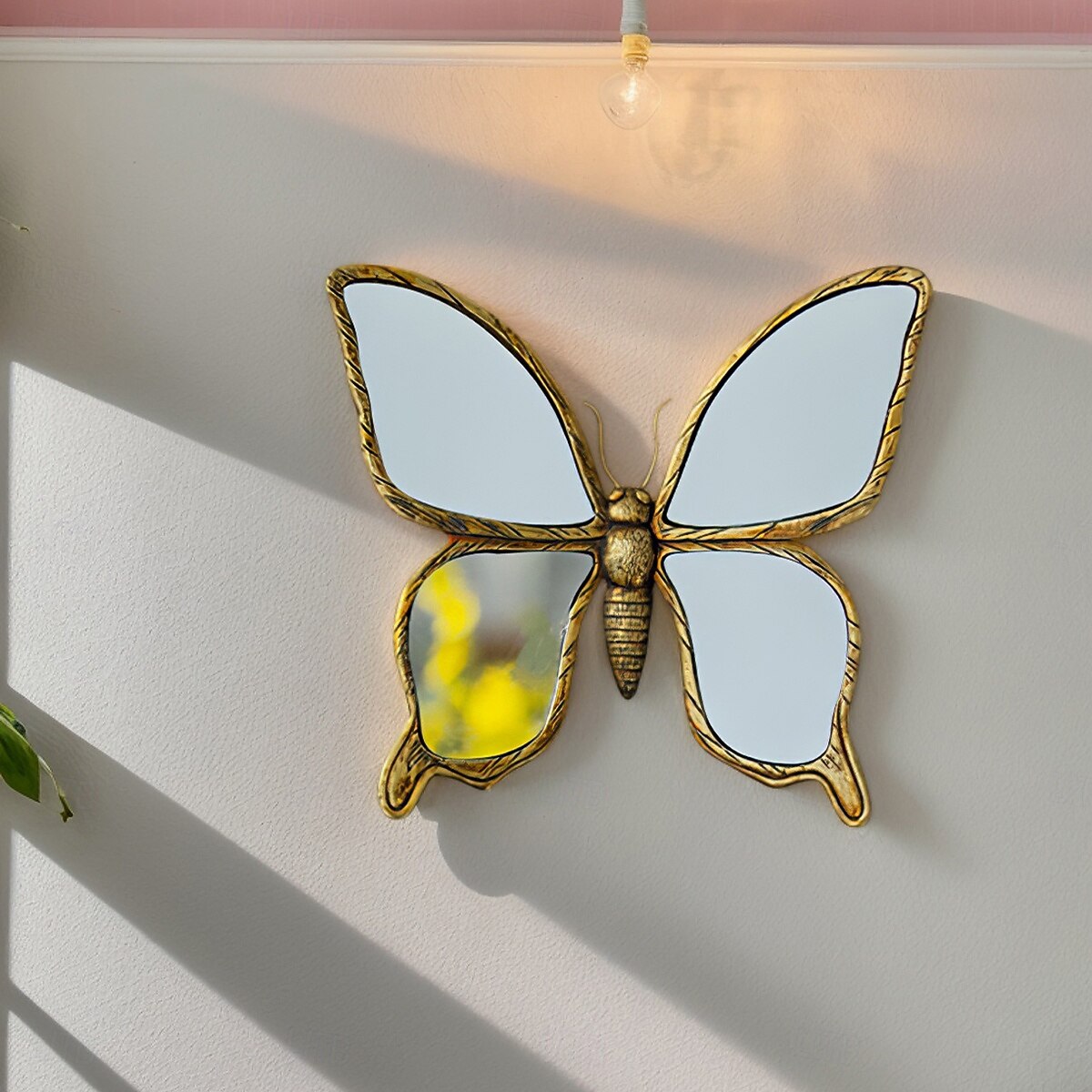 1 шт. - легкая роскошная ретро-состаренная бабочка в форме зеркала, декоративная подвесная деталь, подходит для украшения дома и в качестве реквизита для фотографий на заднем плане стены гостиной. 2026 - $39.99 –P4