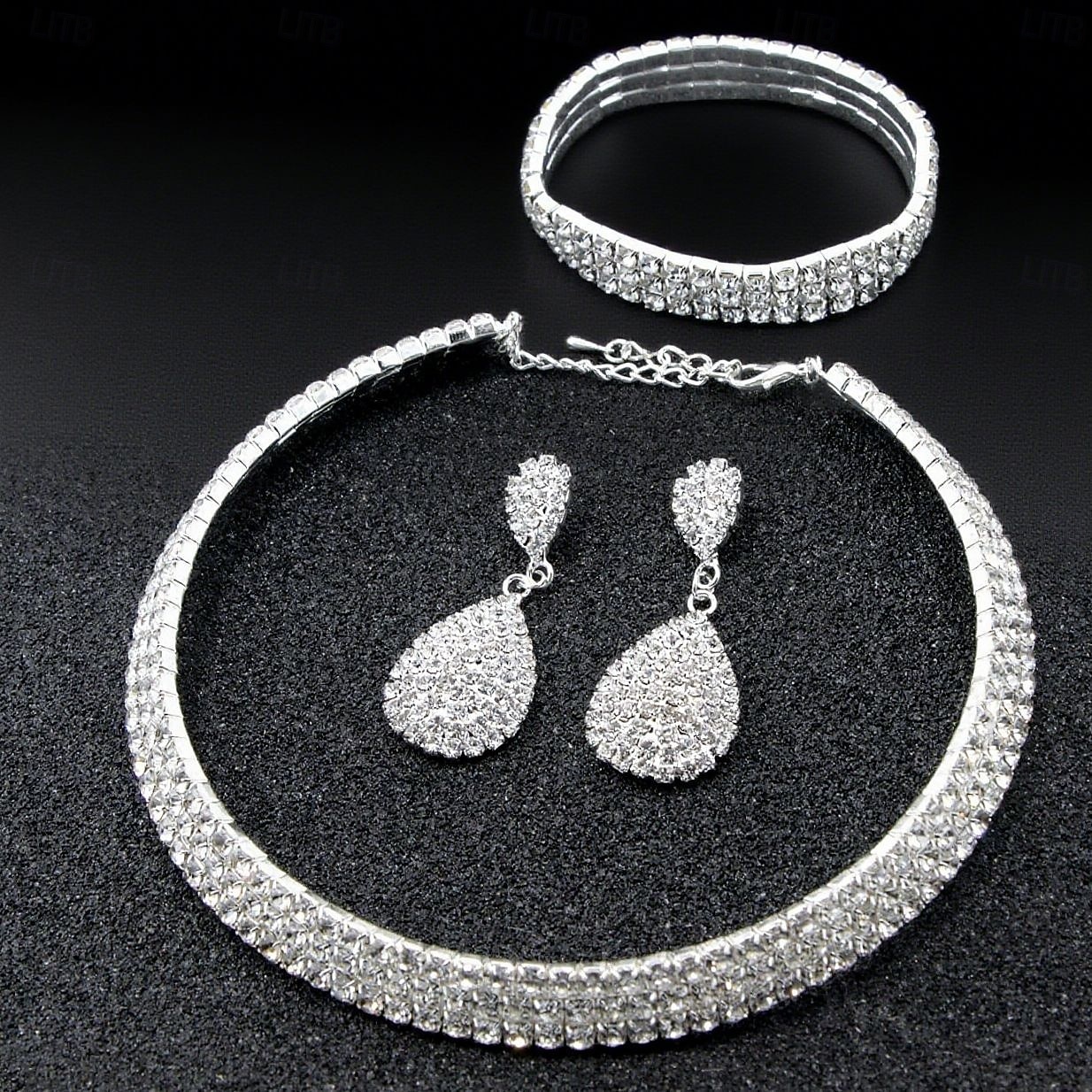 set di gioielli di lusso in argento con strass: collana, bracciale e orecchini con cristalli scintillanti a goccia per donna del 2026 a $18.99 –P4