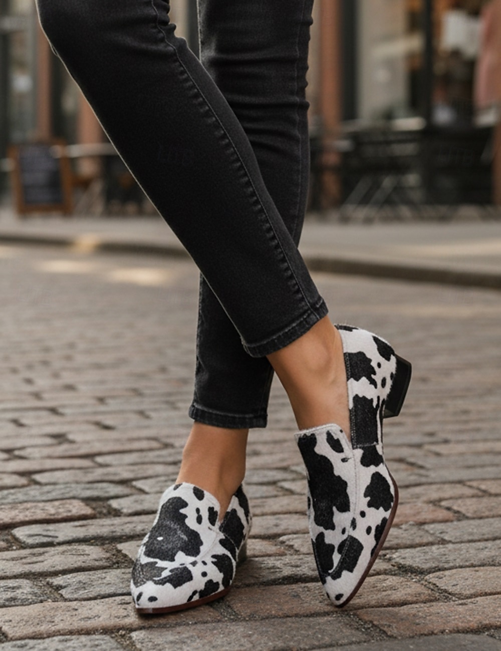 Mocassini in pelle sintetica a motivo di pelle di mucca da donna – Eleganti slip-on neri e bianchi per uscite casual e lavoro d'ufficio del 2026 a $46.99 –P2