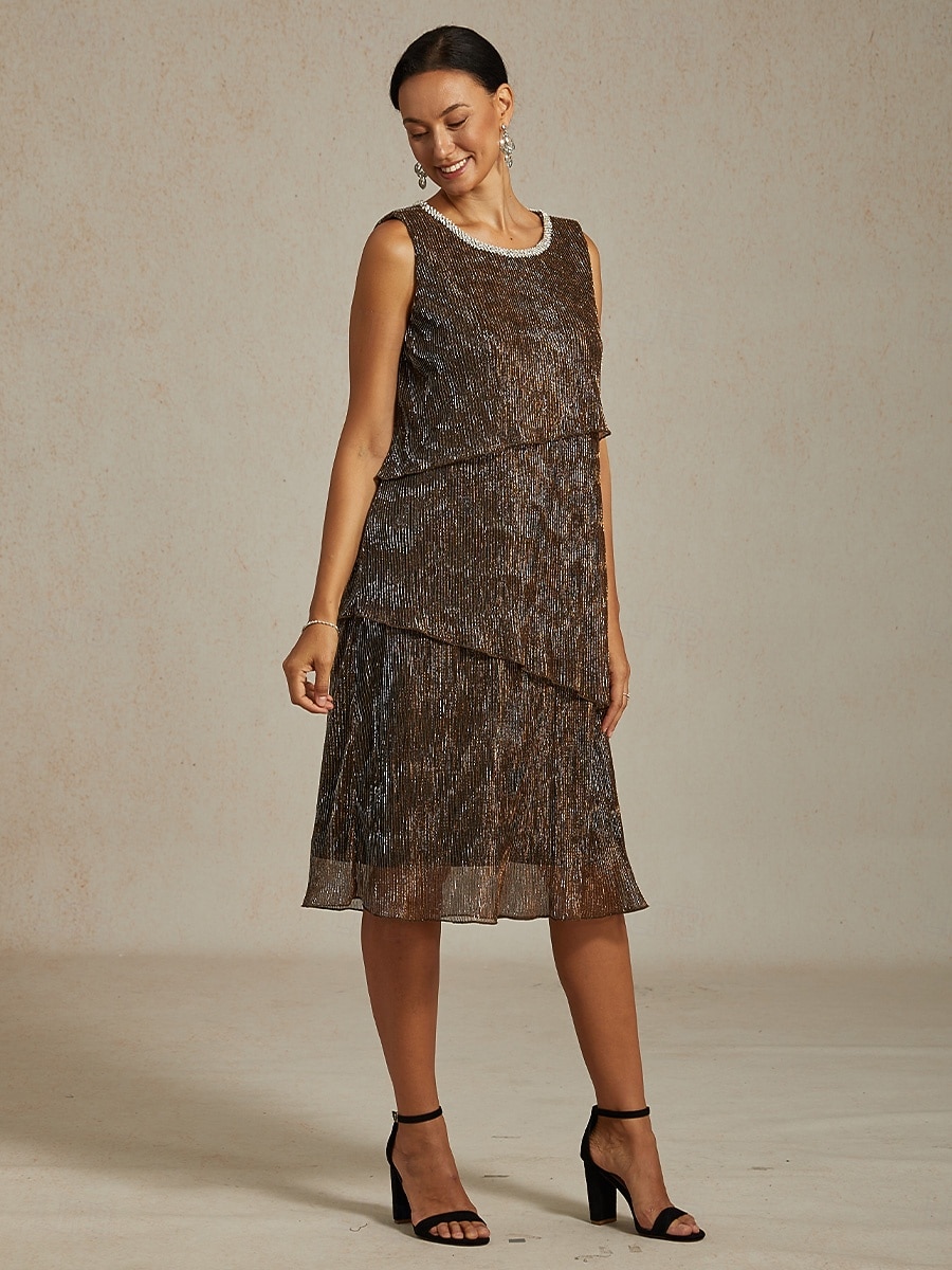 Dame Midikjole Skiftkjole Plissert kjole Grime kjole Elegant Fest Formelt Fest Bryllupsgjest Cocktailfest Normal Helfarge Ermeløs Crew-hals Brun Sommer Vår Høst Vinter 2025 - $141.99 –P6