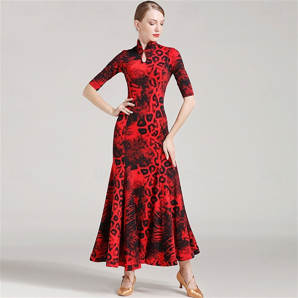 Stílusos, állatmintás, kulcslyuk alakú nyakkivágással és bő szoknyával ellátott társastáncruha táncgyakorláshoz és előadásokhoz 2025 - $124.99 –P12