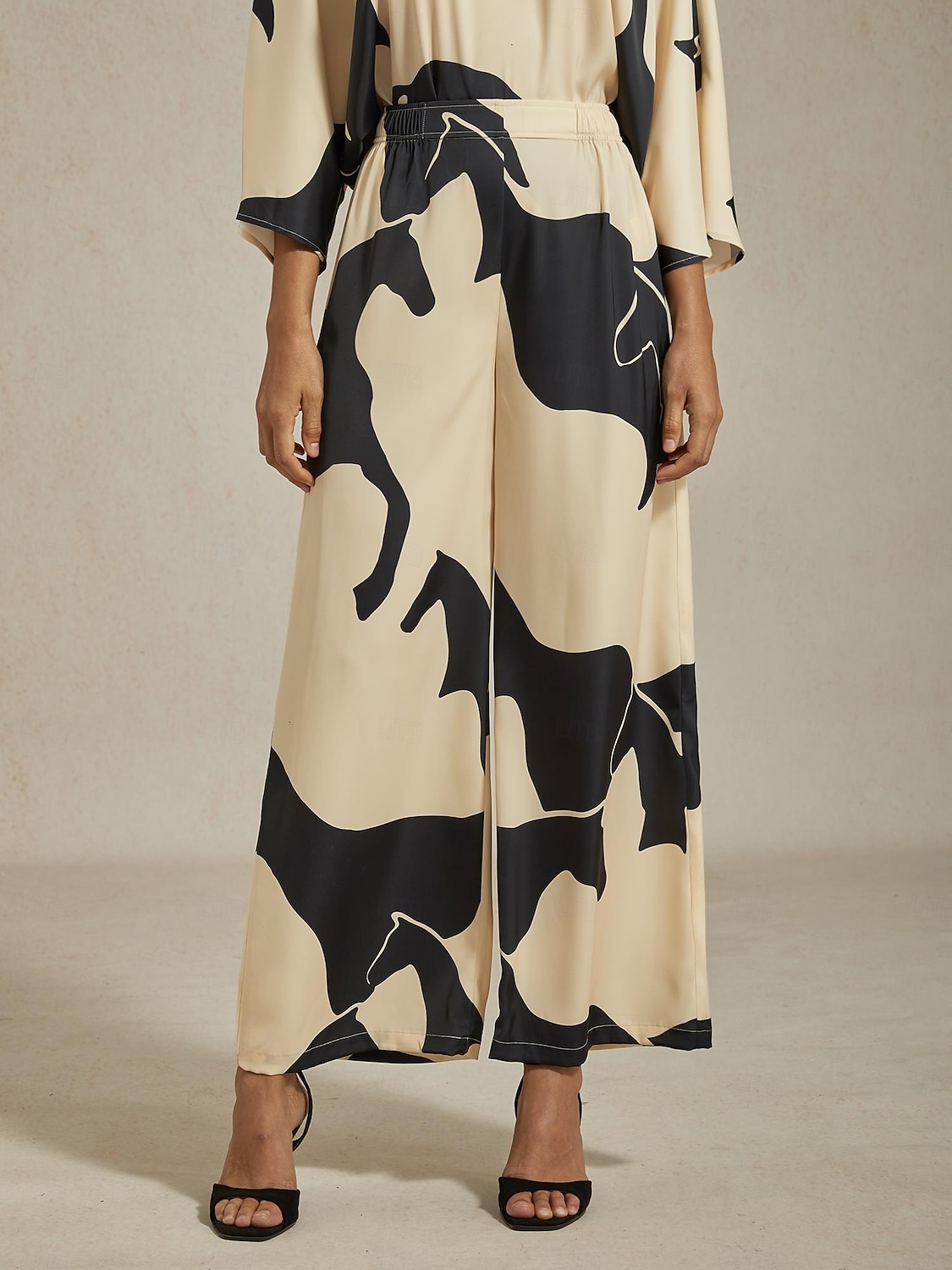 Damenhose mit weitem Bein, Satin, abstrakter geometrischer Druck, elastische Taille, plissiert, lässig, Urlaub, elegant, Frühling, Sommer, Herbst 2026 - $79.99 –P4