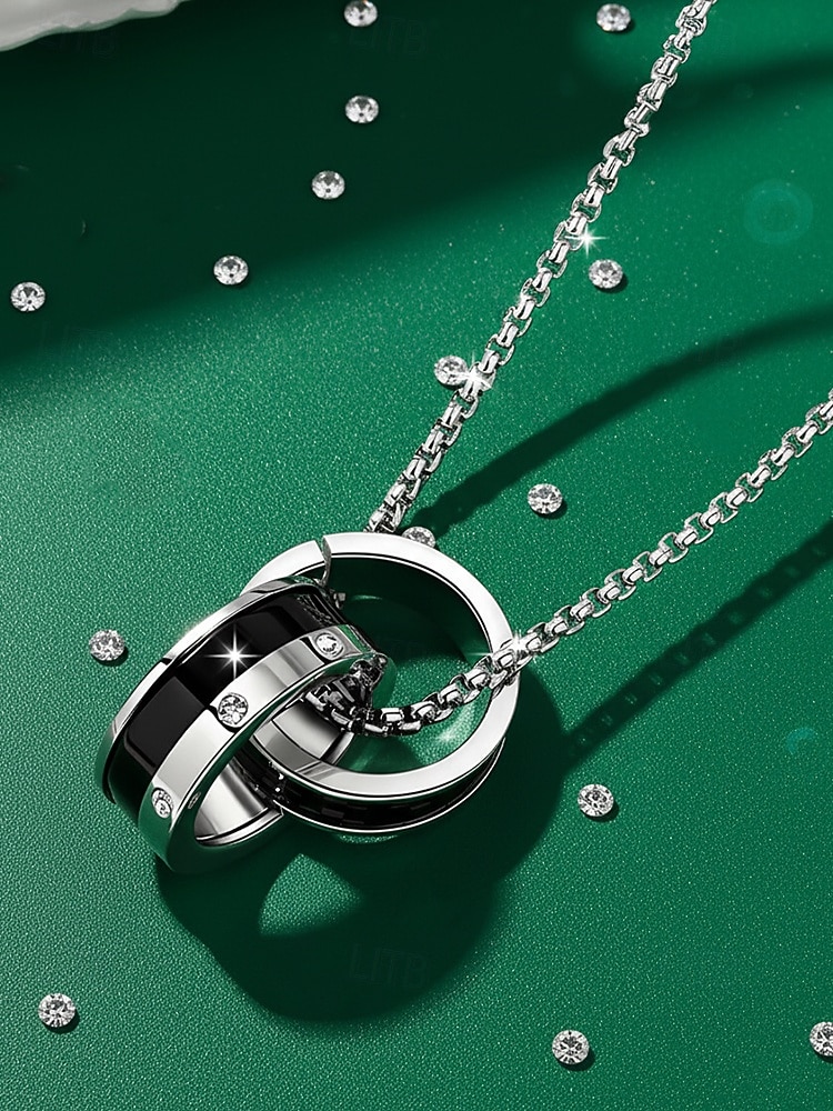 Collar con colgante navideño de acero y titanio para hombre: elegantes anillos entrelazados con detalles de diamantes: el regalo perfecto para las fiestas. 2026 - $11.99 –P5