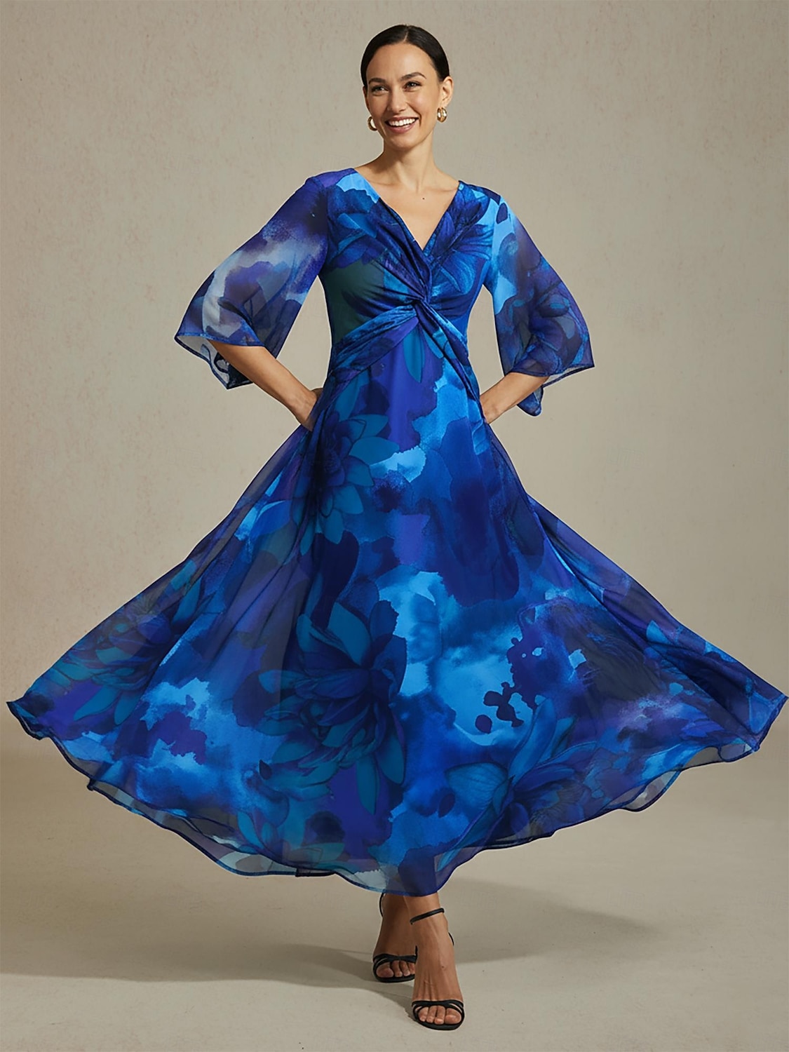 damska długa sukienka z abstrakcyjnym kwiatowym wzorem, dekoltem w serek, węzłem z przodu i rozkloszowanymi rękawami 2025 - $124.99 –P3