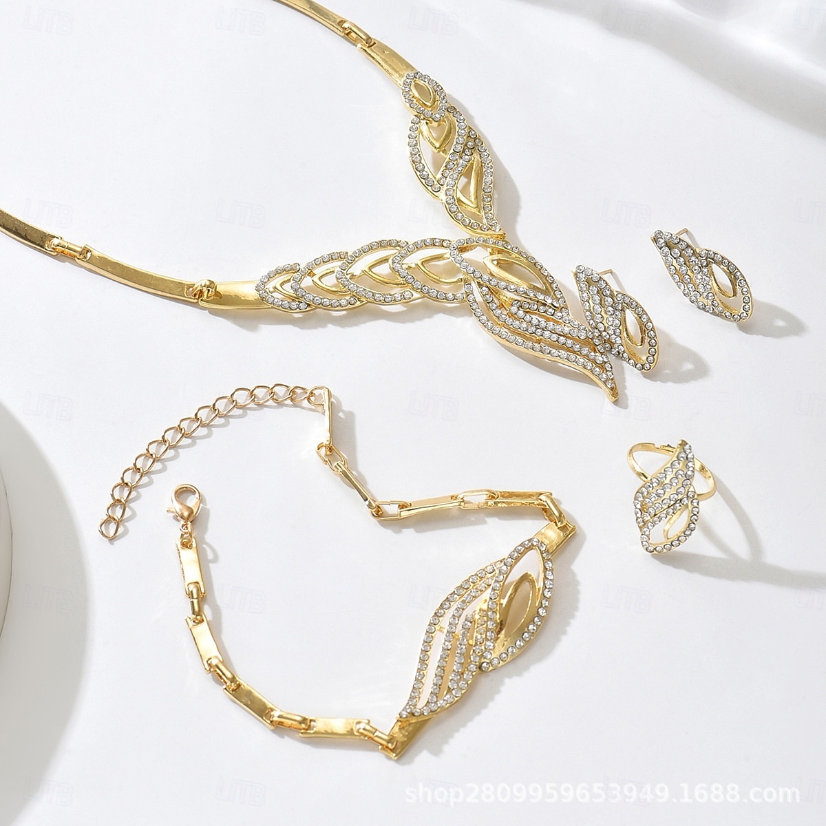 Vergoldetes Damen-Schmuckset mit Strasssteinen, elegante 4-teilige Halskette, Armband, Ohrringe &Ringset für Partys, Hochzeiten &Abendveranstaltungen 2026 - $14.99 –P5