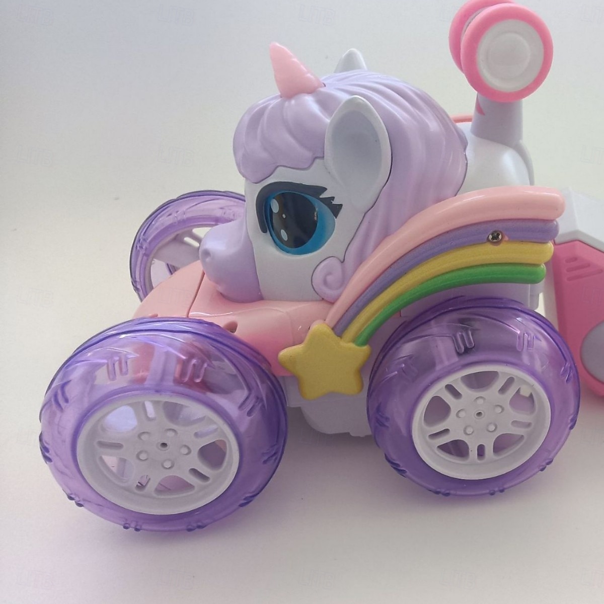 سيارة يونيكورن وردية اللون مزودة بعجلات مضيئة - تحكم عن بعد &مركبة دوارة للبنات 2025 - $38.99 –P9