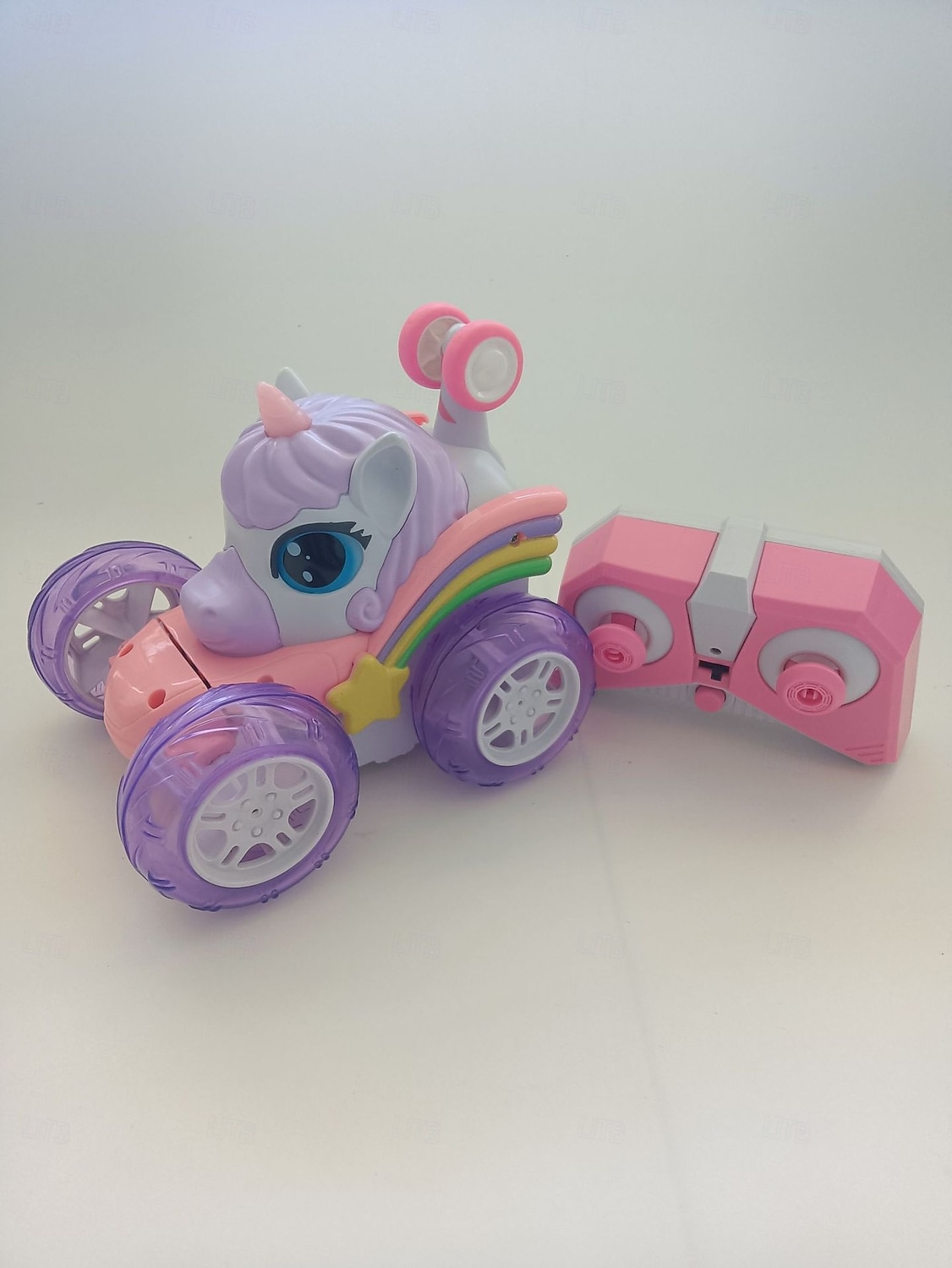 سيارة يونيكورن وردية اللون مزودة بعجلات مضيئة - تحكم عن بعد &مركبة دوارة للبنات 2025 - $38.99 –P10