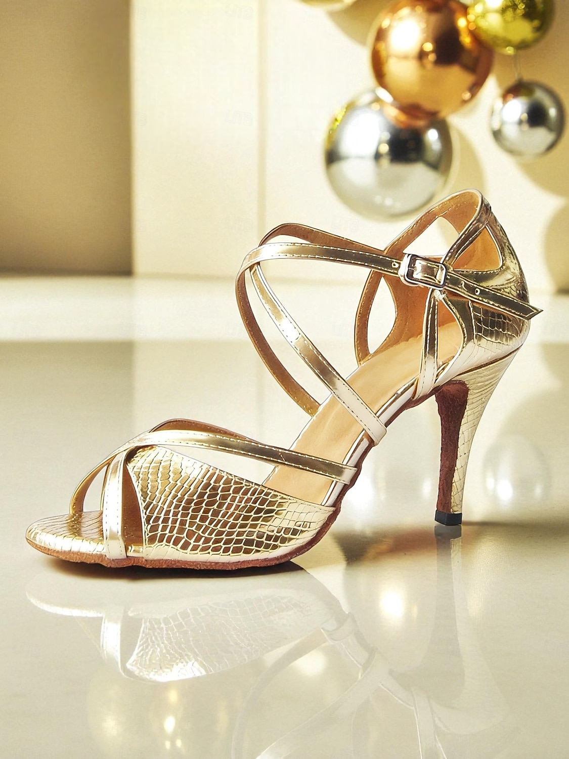 Røde metalliske latinske dansesko til dame - profesjonelle ballroom salsa tango sandaler med stroppedesign og høye hæler for konkurranse eller opptreden 2026 - $54.99 –P1