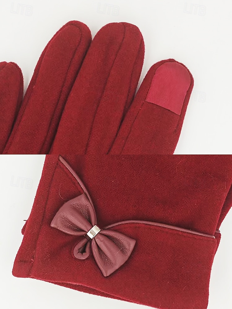 Mănuși de Crăciun pentru femei cu ecran tactil – material cald din poliester cu un design drăguț cu funde, perfecte pentru petreceri și ținute de iarnă 2025 - $11.99 –P5