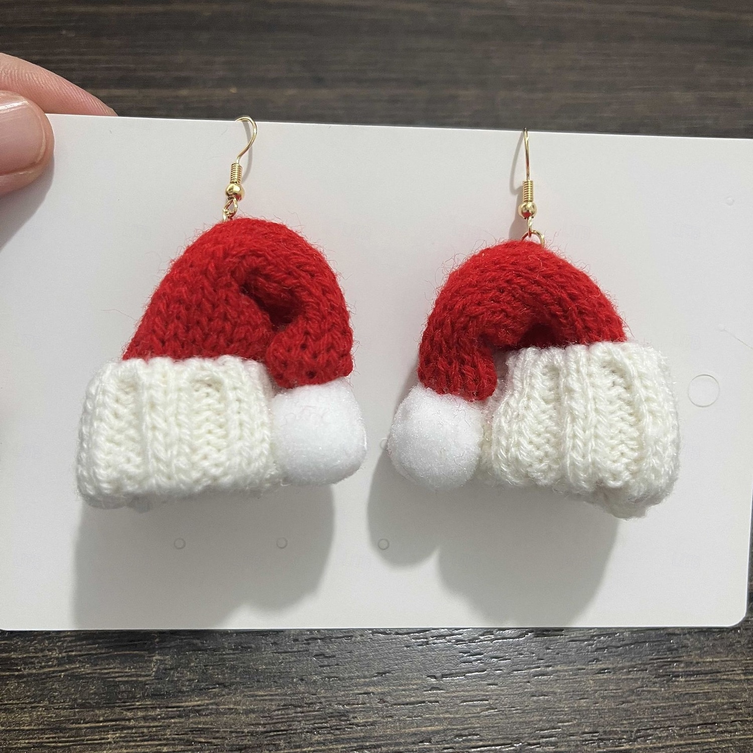 Pendientes navideños de punto con gorro de Papá Noel: bonitos pendientes colgantes navideños rojos y blancos para mujeres y niñas. 2026 - $7.99 –P5