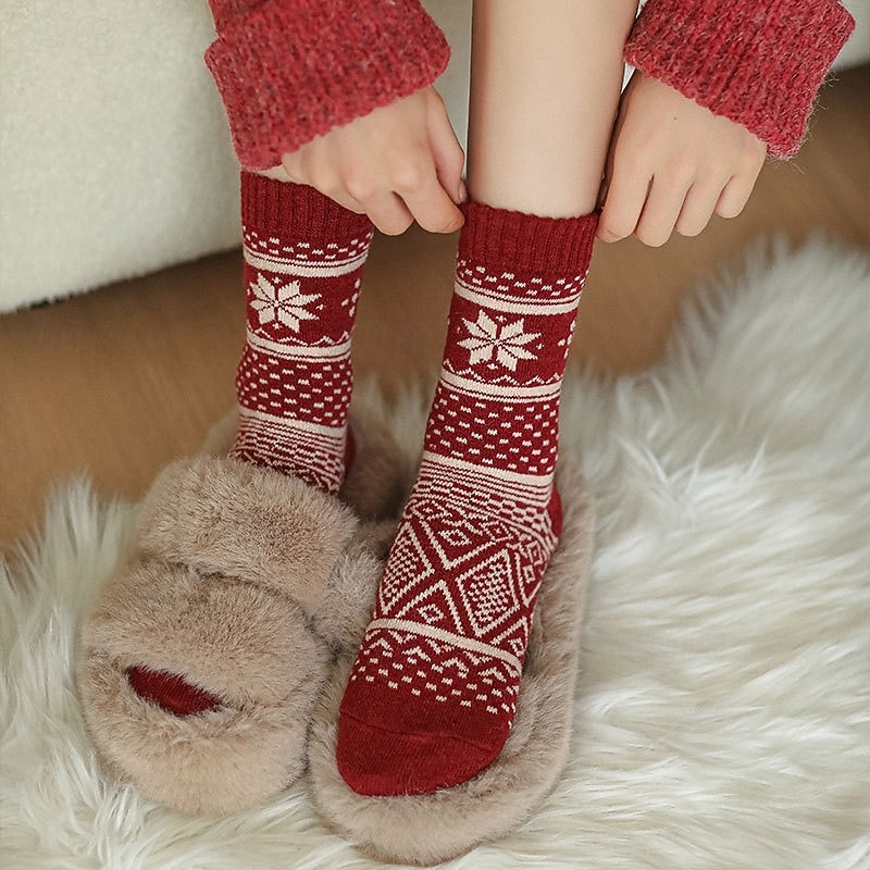 Women's Crew Socks Thick Winter Warm Socks Christmas Outdoor Holiday Plaid Polyester Basic Classic Casual Elastic Warm 1 Pair 2026 - $6.99 –P11