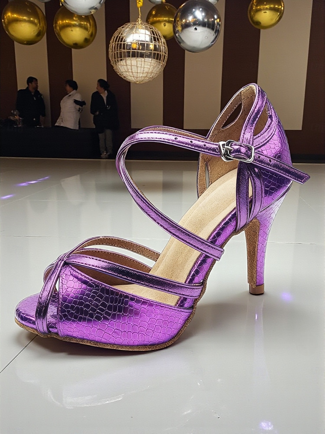 Røde metalliske latinske dansesko til dame - profesjonelle ballroom salsa tango sandaler med stroppedesign og høye hæler for konkurranse eller opptreden 2026 - $54.99 –P4