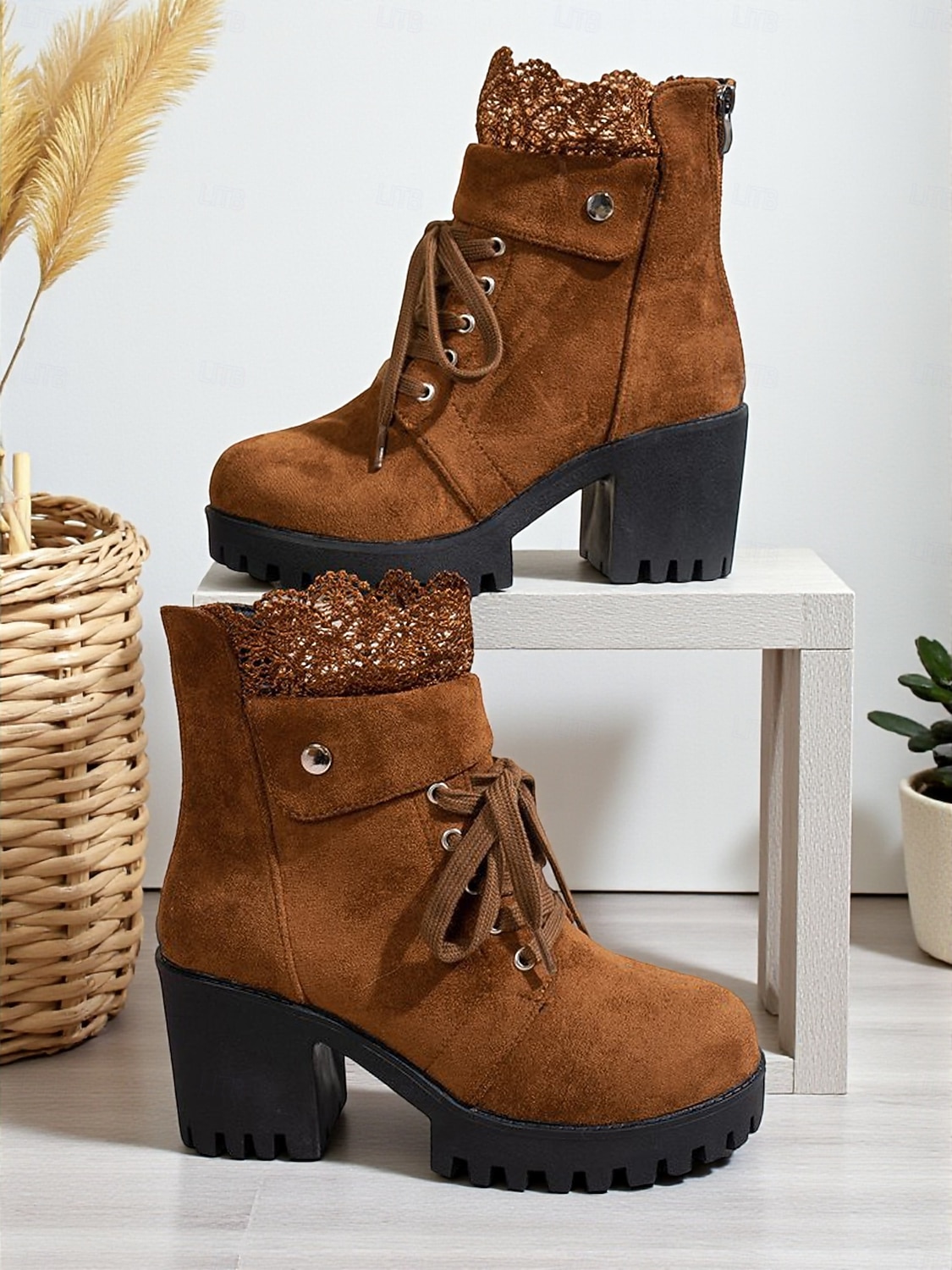 Braune Damenstiefeletten zum Schnüren mit dickem Absatz und Häkelbesatz, modische Stiefeletten aus Wildlederimitat im Vintage-Stil für lässige Outfits und Outdoor-Events 2026 - $46.99 –P3