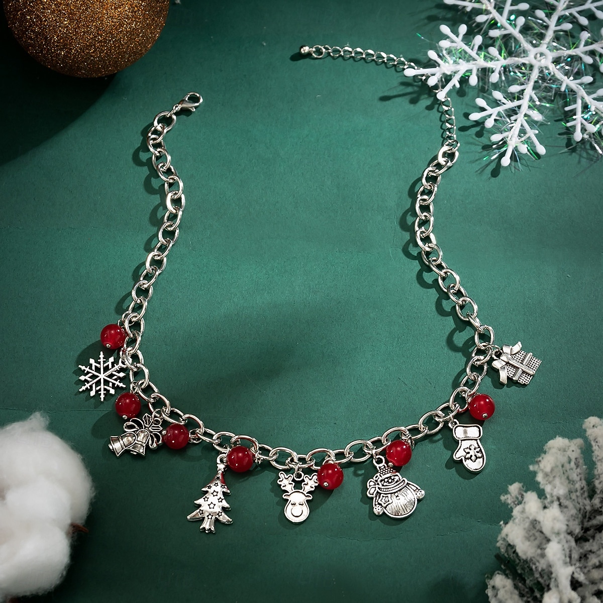Conjunto de collar y pulsera navideños para mujer: cadena plateada con cuentas rojas, colgantes de copo de nieve, árbol y regalo. Joyería festiva para fiestas y regalos. 2026 - $14.99 –P4