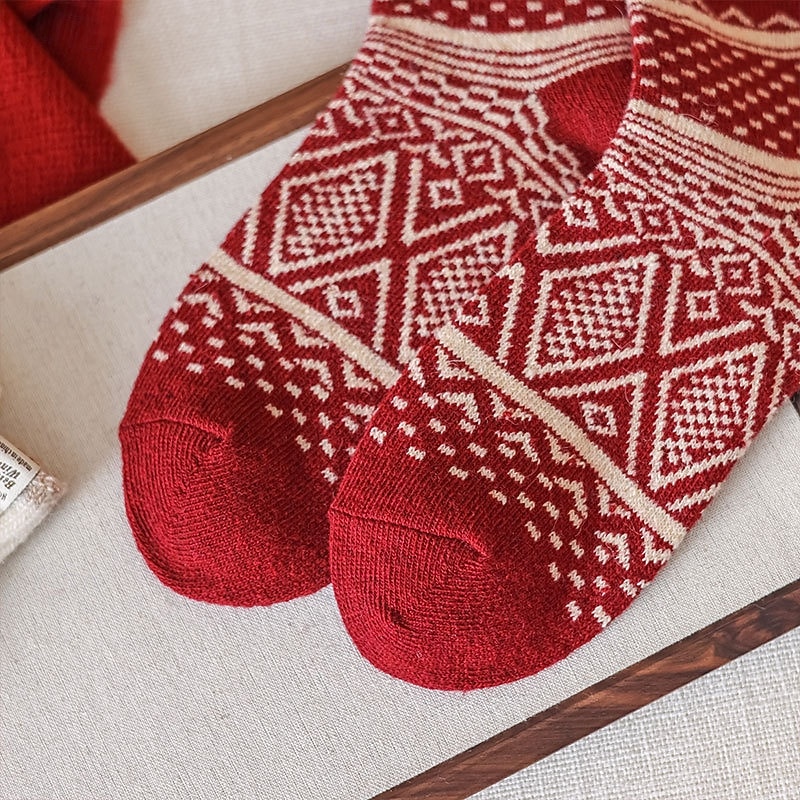 Women's Crew Socks Thick Winter Warm Socks Christmas Outdoor Holiday Plaid Polyester Basic Classic Casual Elastic Warm 1 Pair 2026 - $6.99 –P9